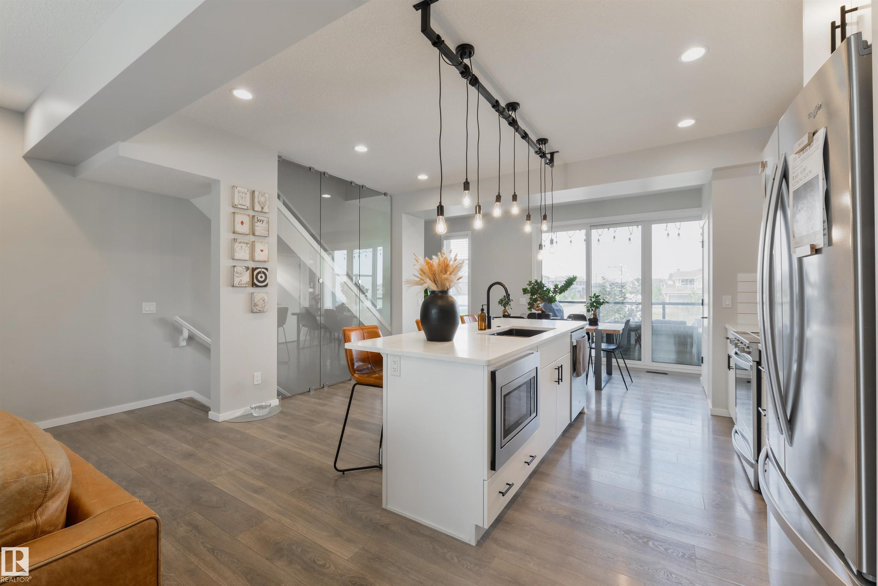 8273 Chappelle Way SW, Edmonton, AB T6W 1A6