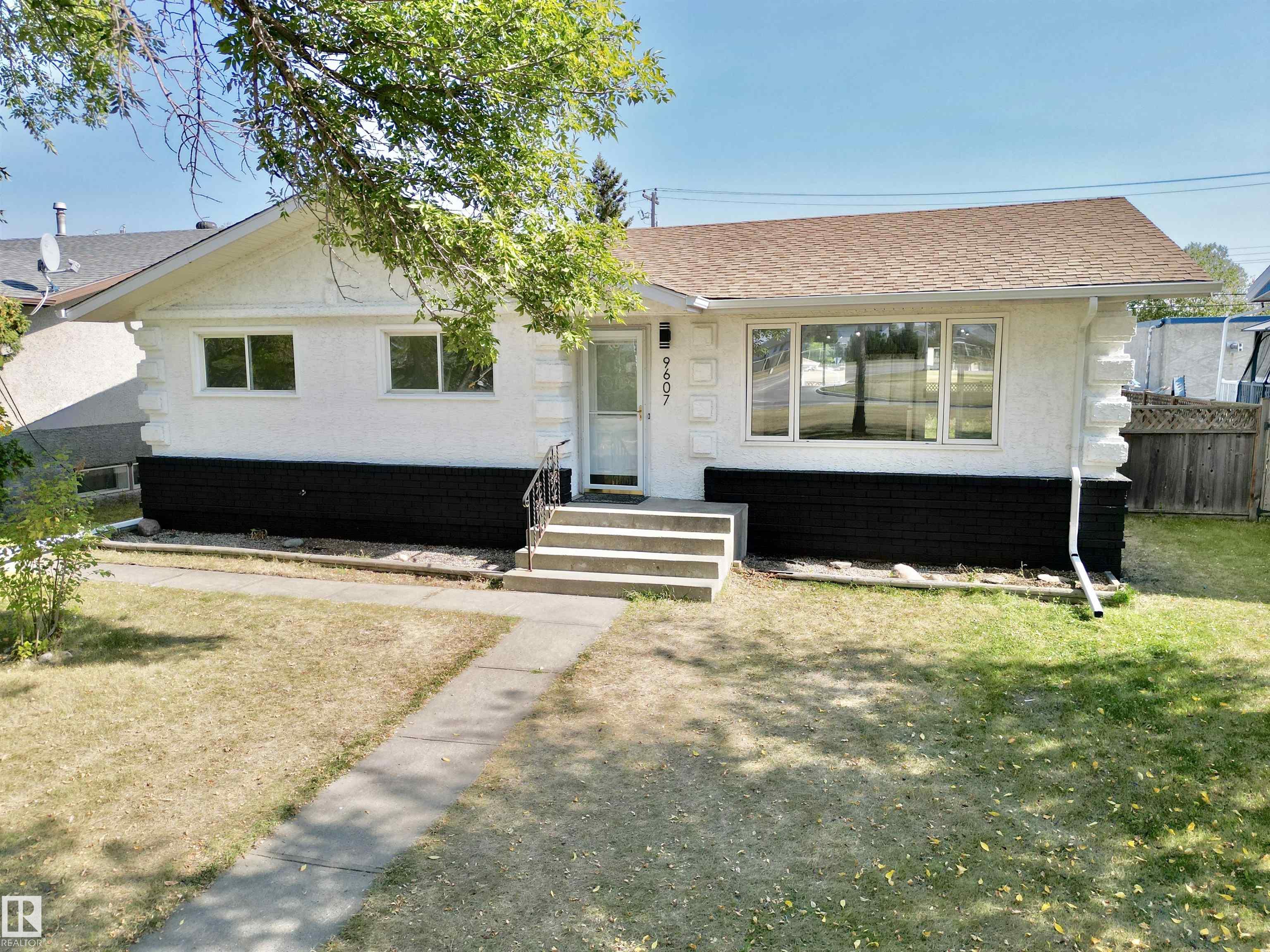 95 St Unit 9607 St, Fort Saskatchewan, AB T8L 1R9
