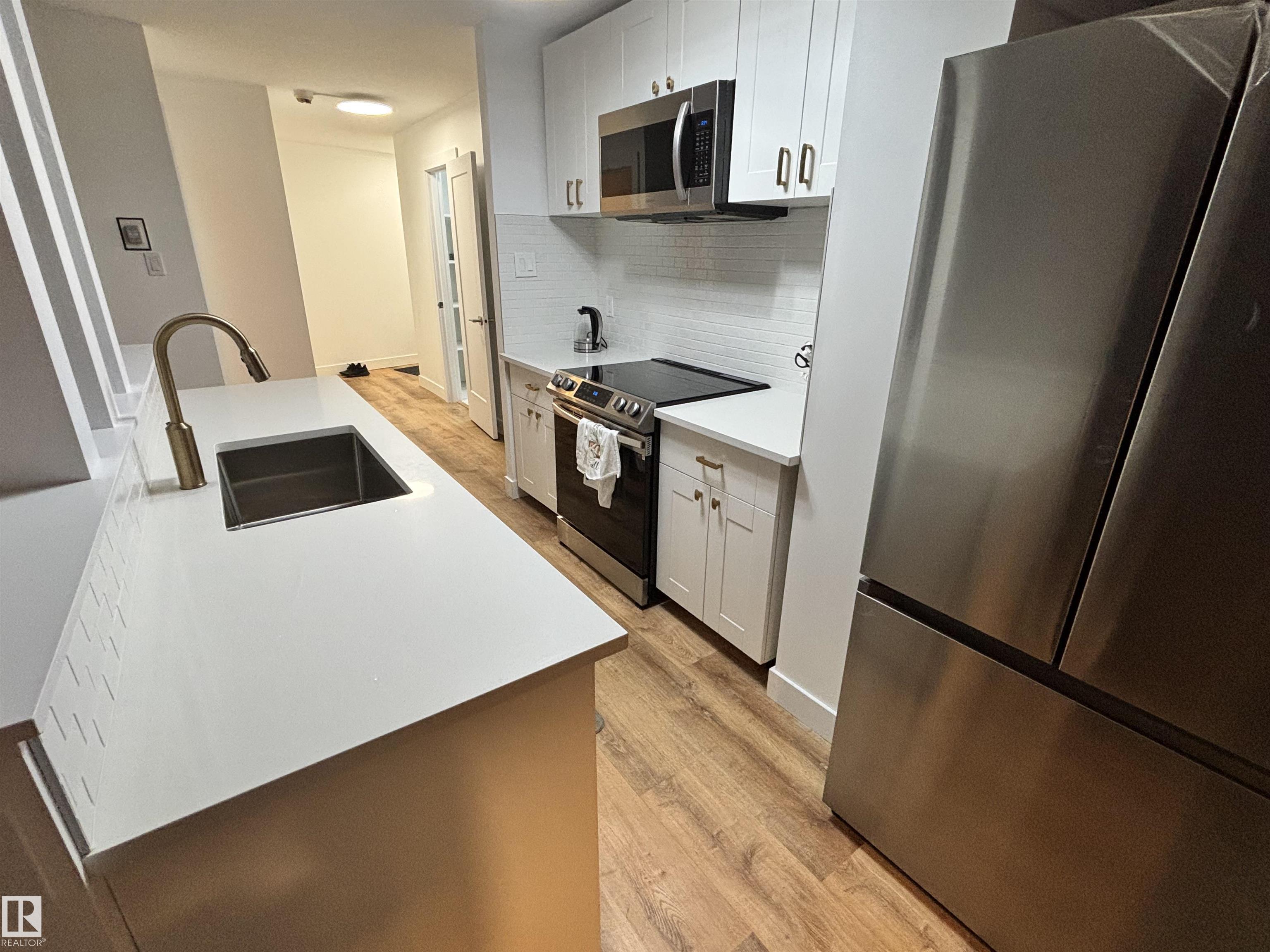 10883 Saskatchewan Drive Northwest #811, Edmonton, AB T6E 4S6