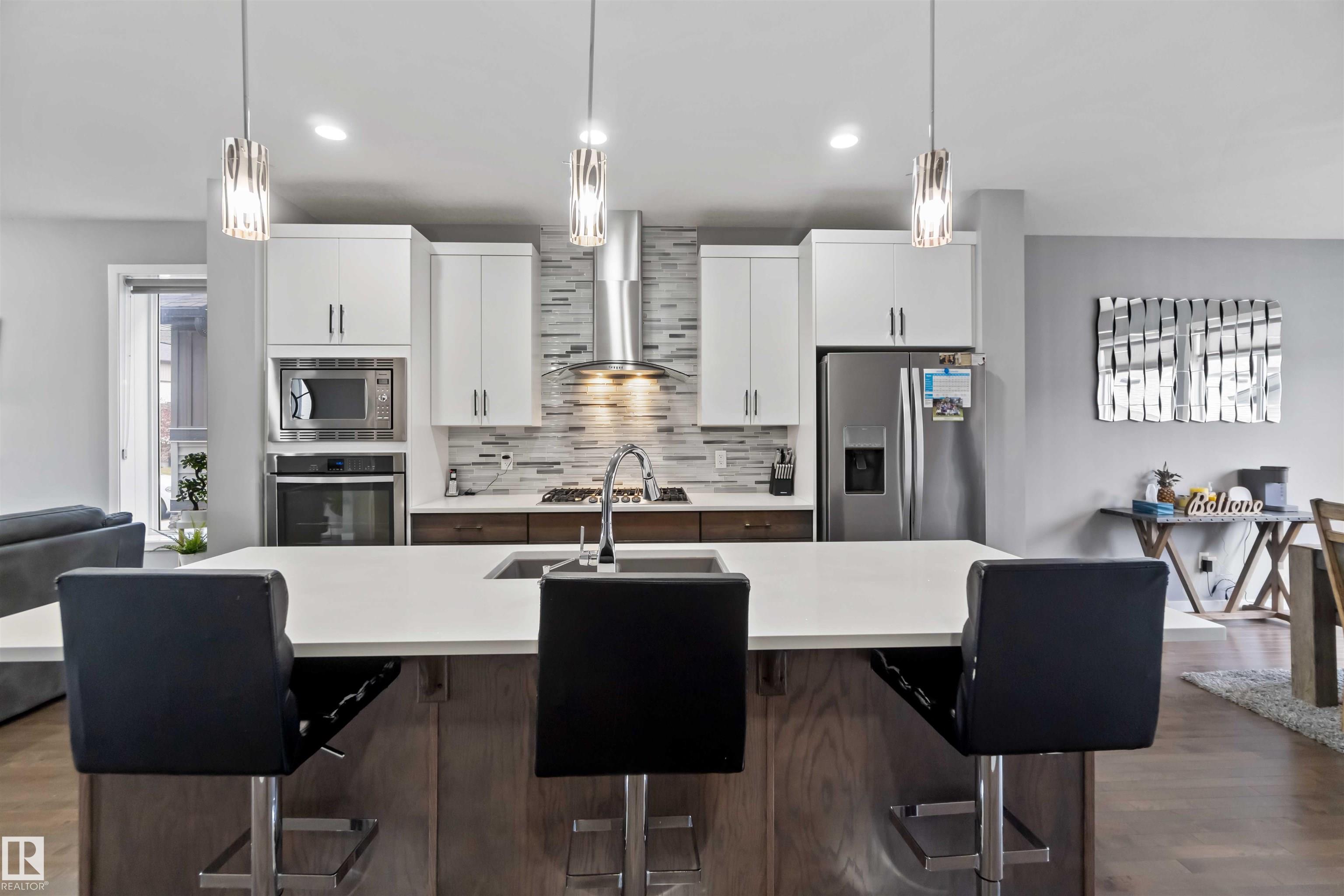 59 St Nw Unit 17816 St, Edmonton, AB T5Y 0W8