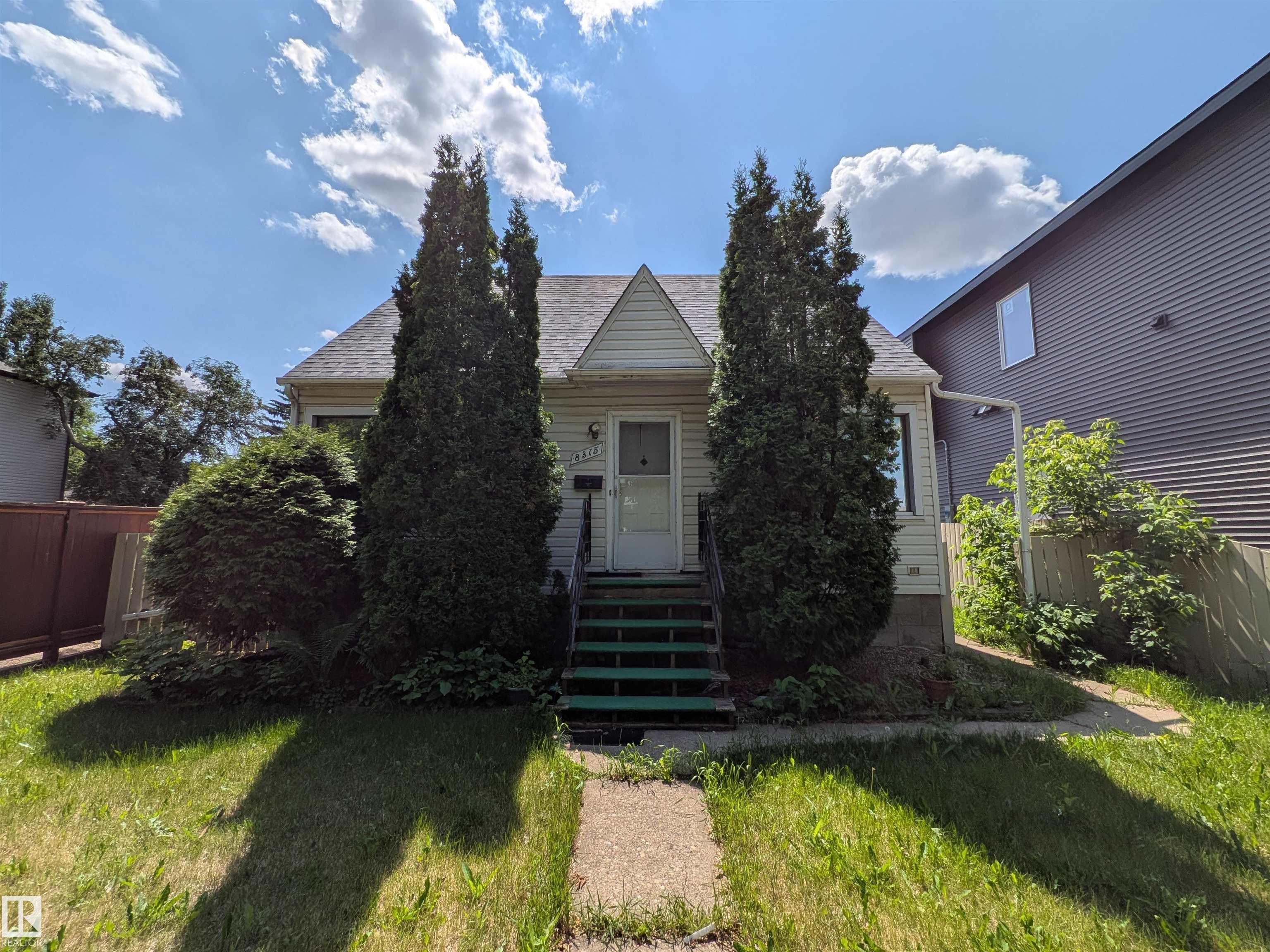 81 Av Nw Unit 8315 Ave, Edmonton, AB T6C 0W1