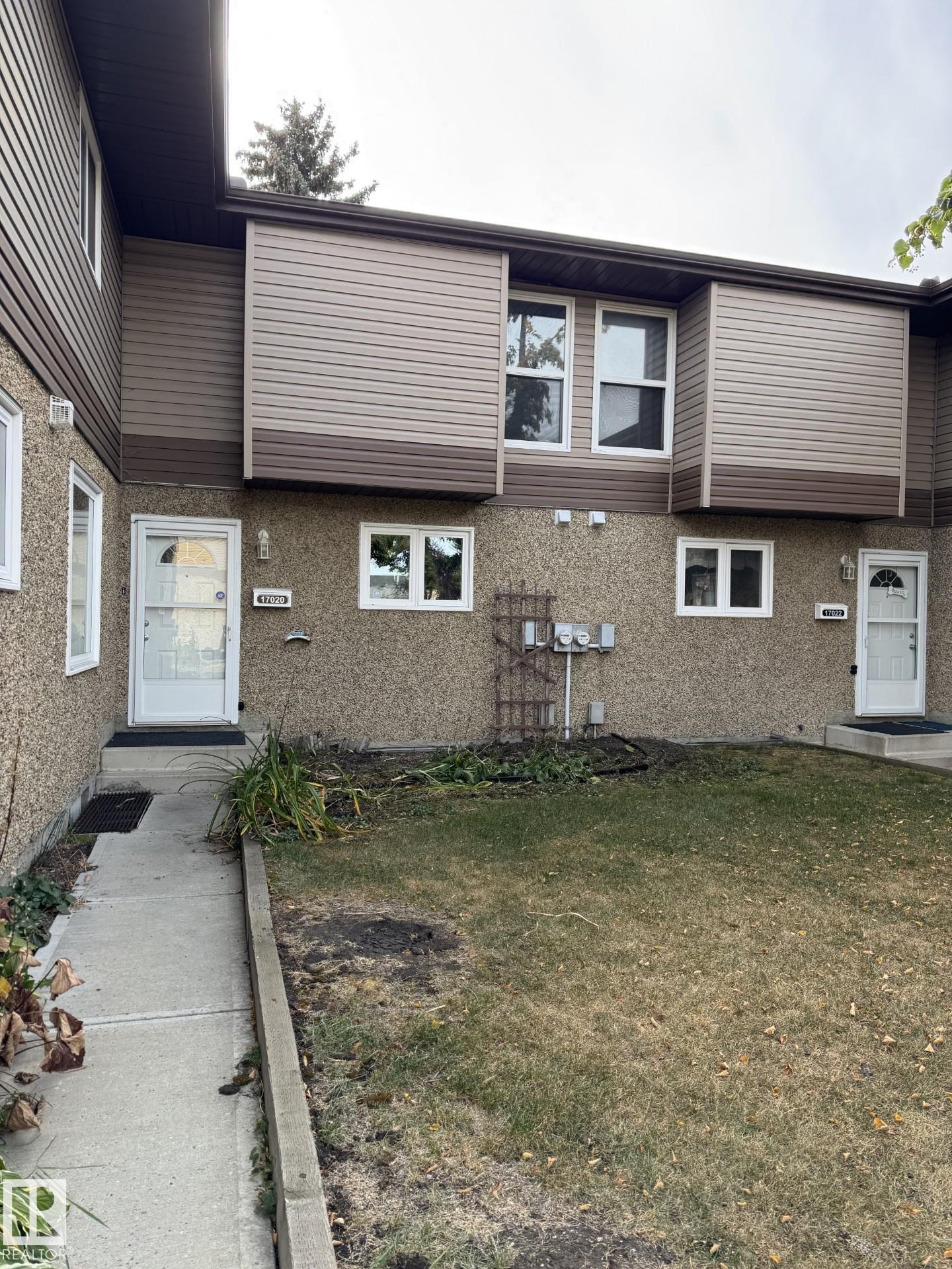 100 St Nw Unit 17020 St, Edmonton, AB T5X 5E1
