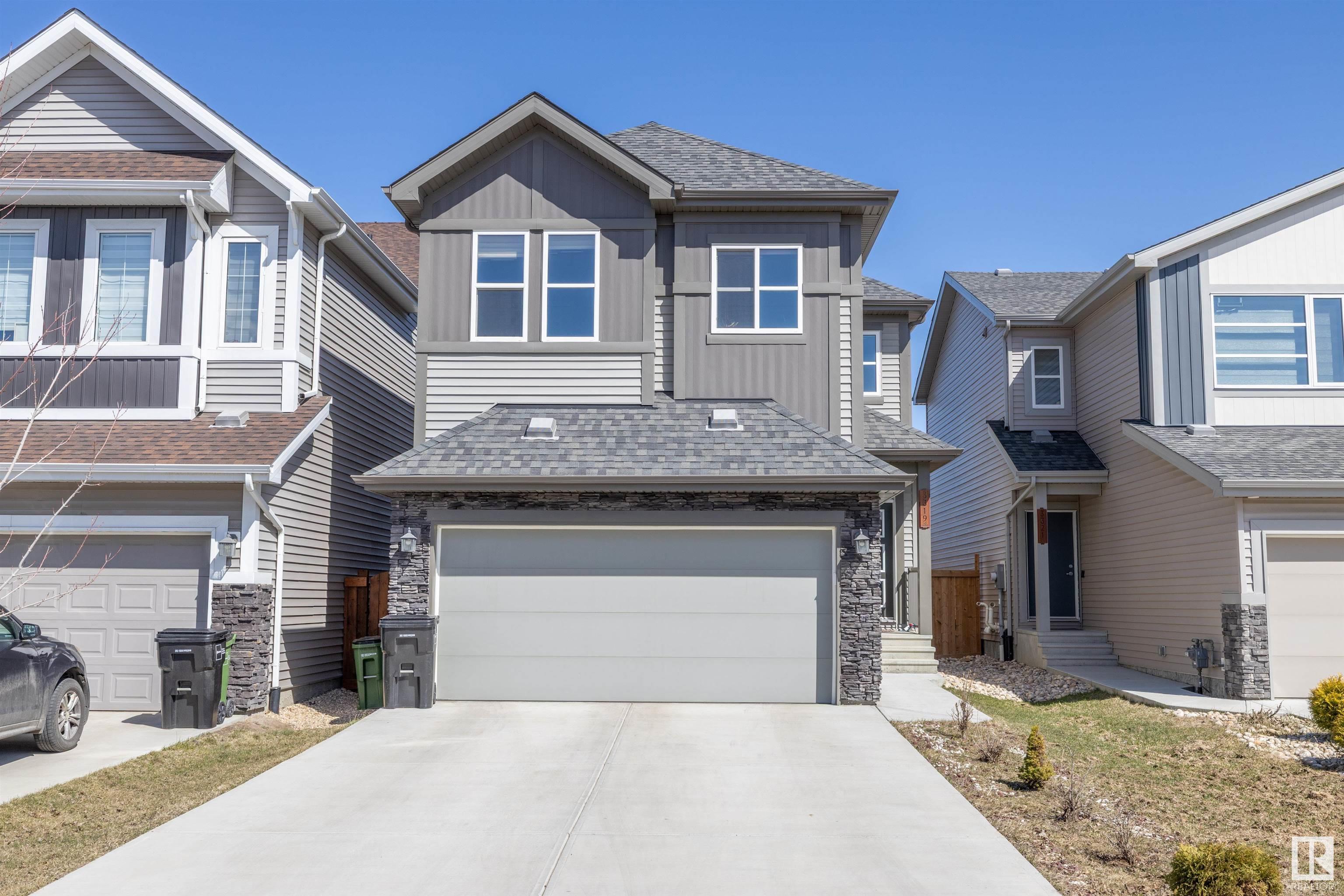 3319 Checknita Common SW, Edmonton, AB T6W 4E8