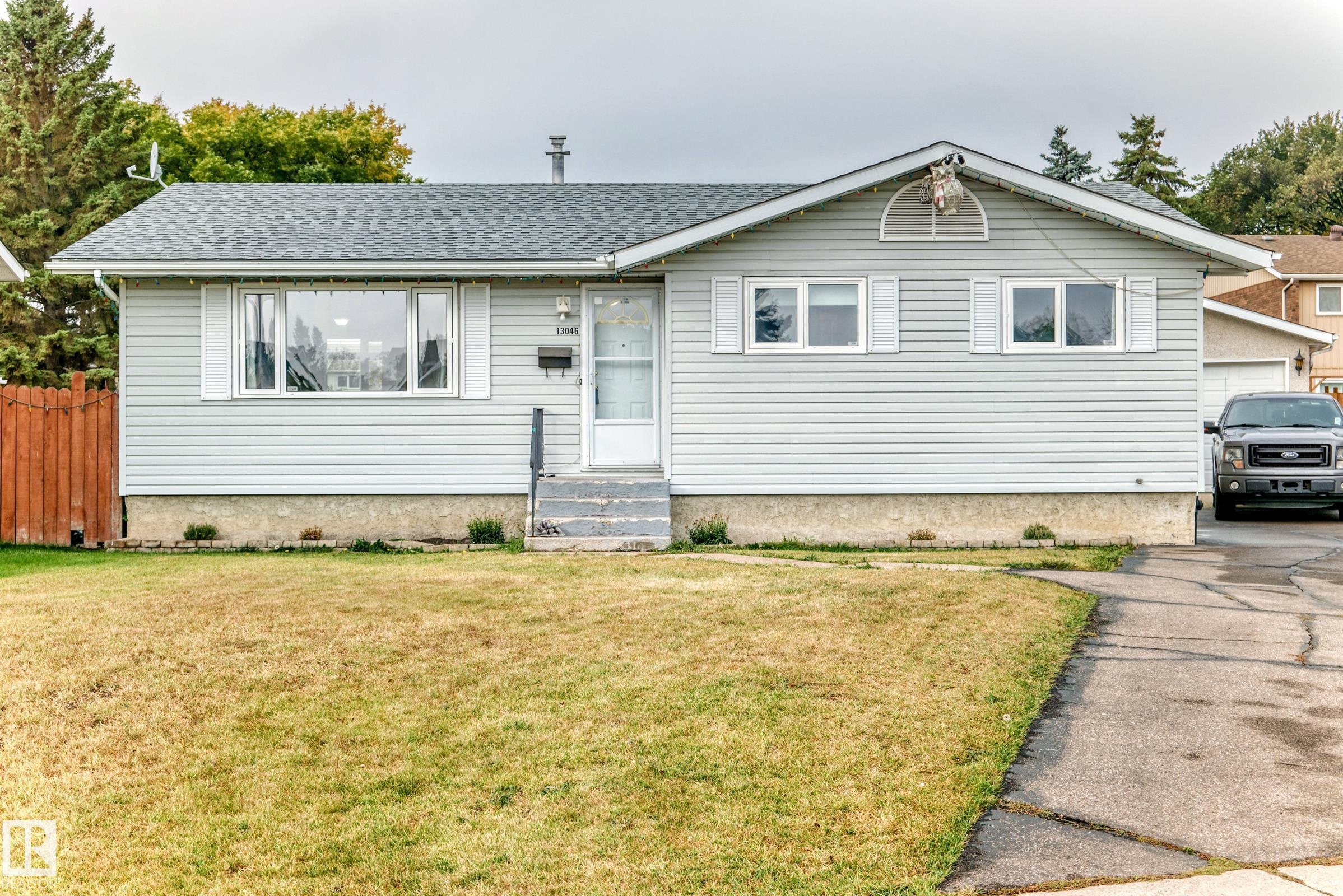 32 St Nw Unit 13046 St #a, Edmonton, AB T5A 3E5