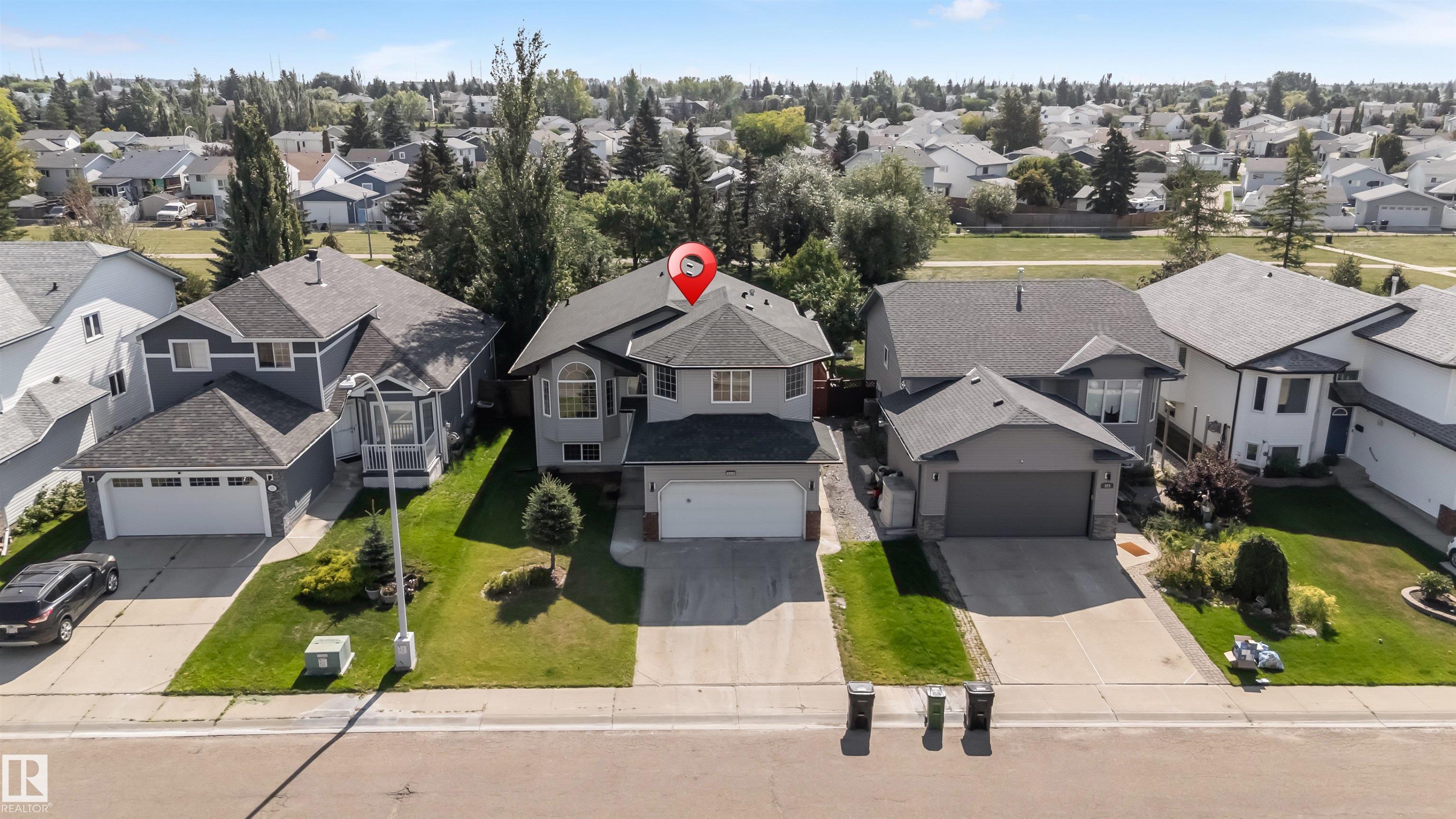325 Jilling Cres NW, Edmonton, AB T6L 6N1