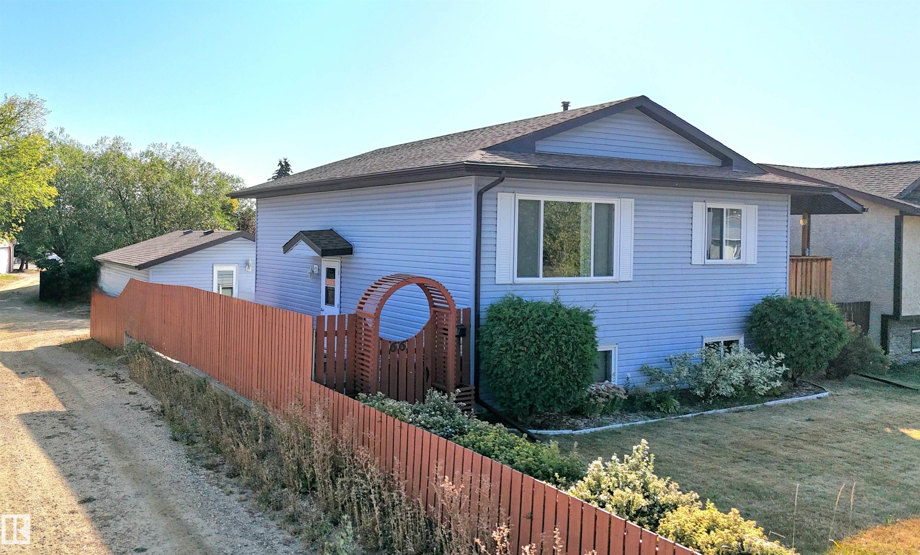 66 Westview Cr Cres, Blackfalds, AB T0M 0J0