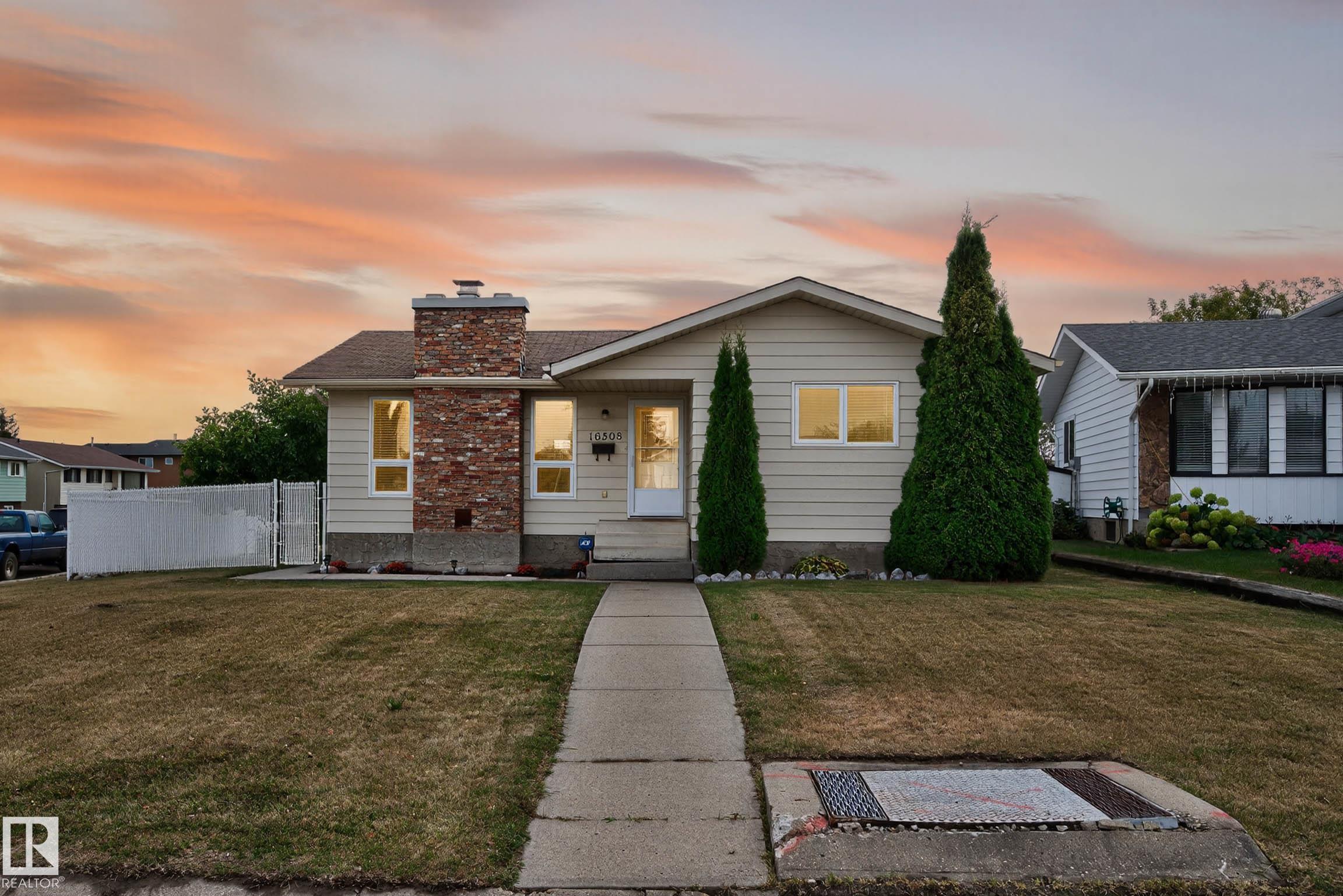 114 St Nw Unit 16508 St, Edmonton, AB T5X 3V5