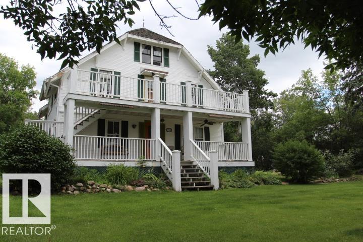 213 Mcgill St, Ferintosh, AB T0B 1M0