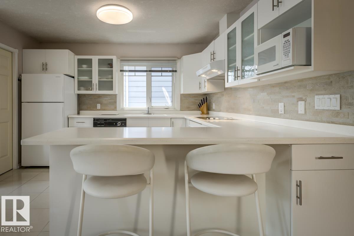 144 St Nw Unit 9437 St, Edmonton, AB T5R 0R8