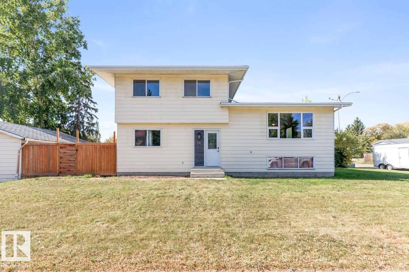 121 Georgian Way, Sherwood Park, AB T8A 2W3