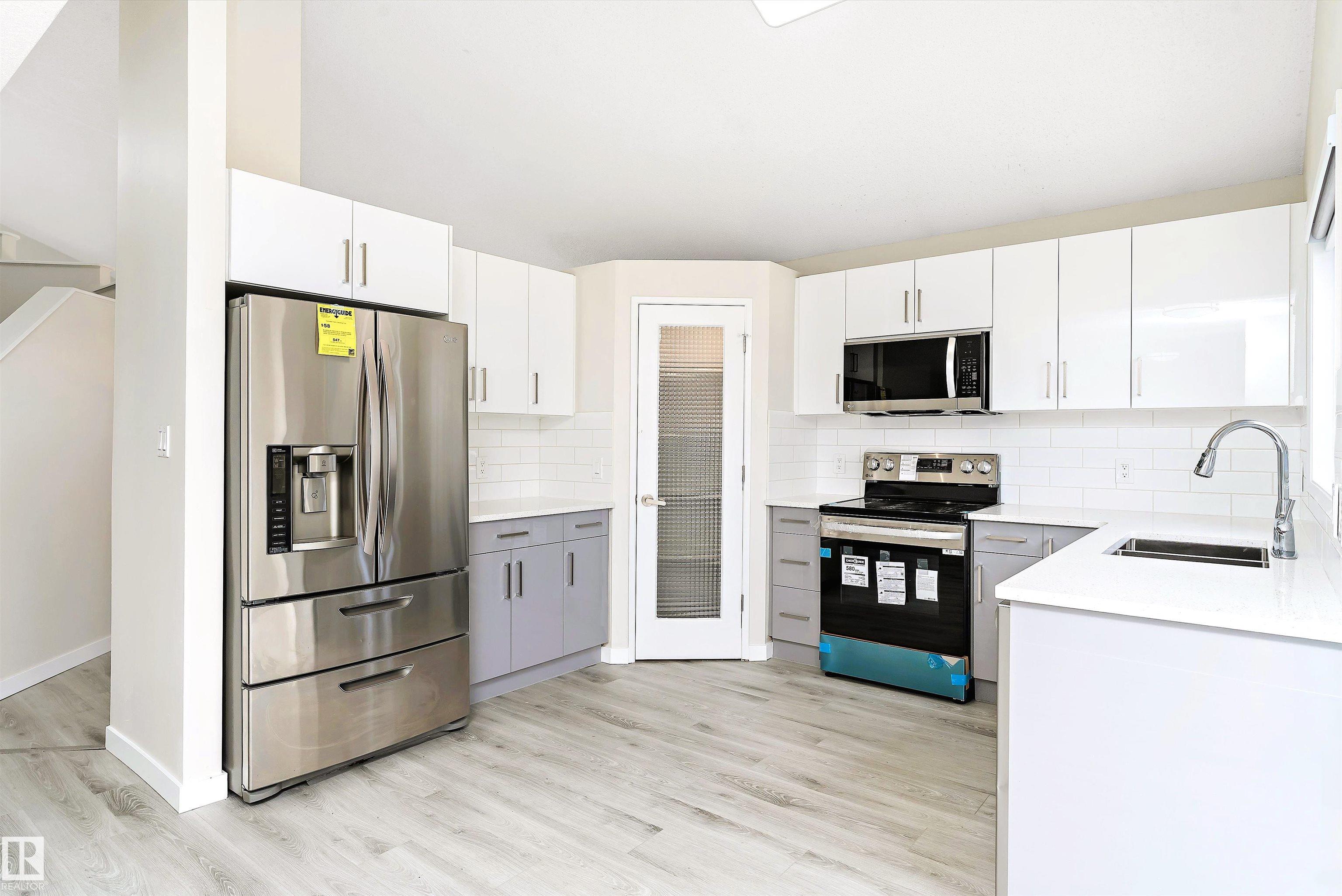 144 Av Nw Unit 12828 Ave, Edmonton, AB T6V 1C7