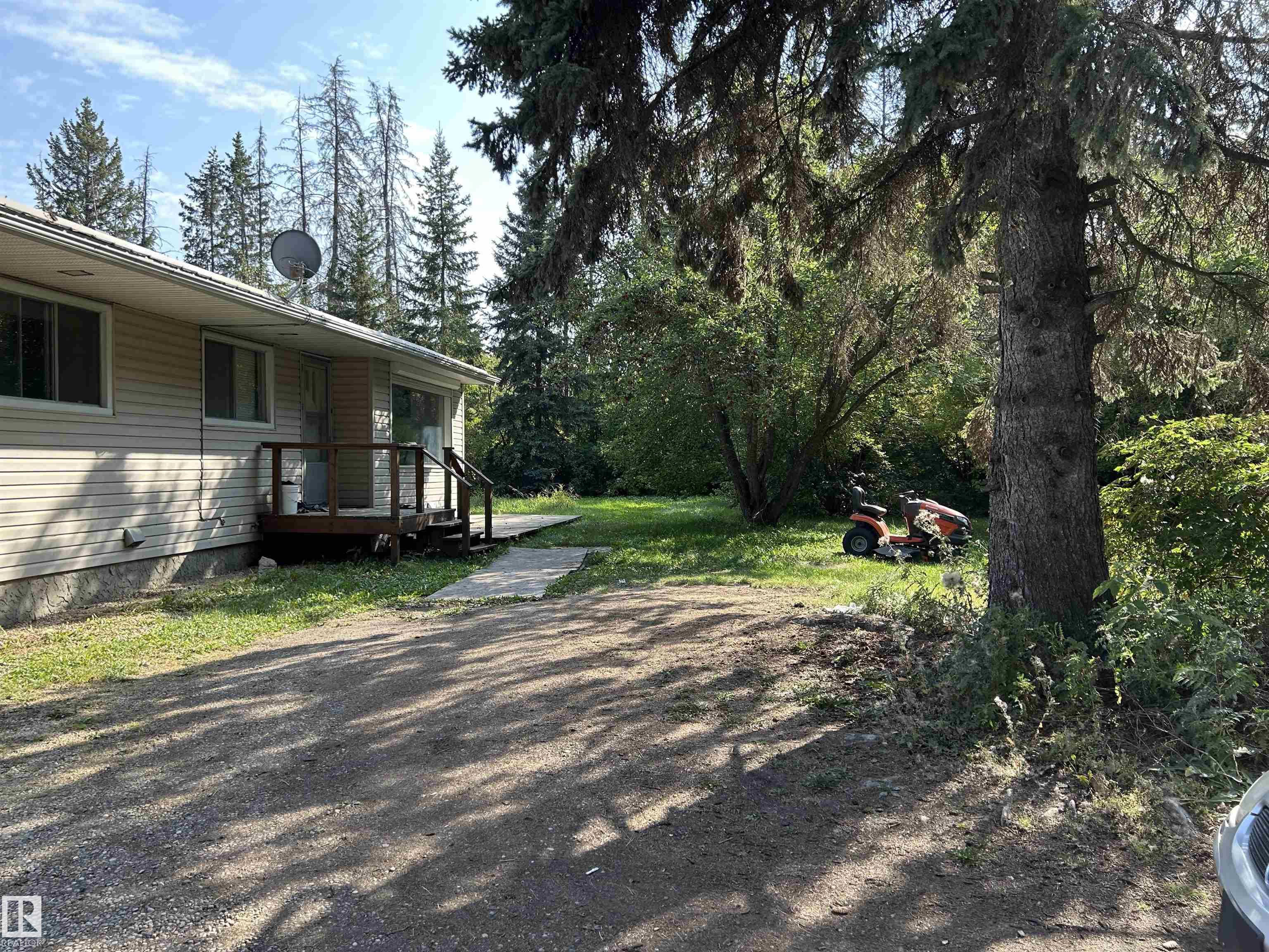 210 St Nw Unit 9815 St, Edmonton, AB T5T 5X9