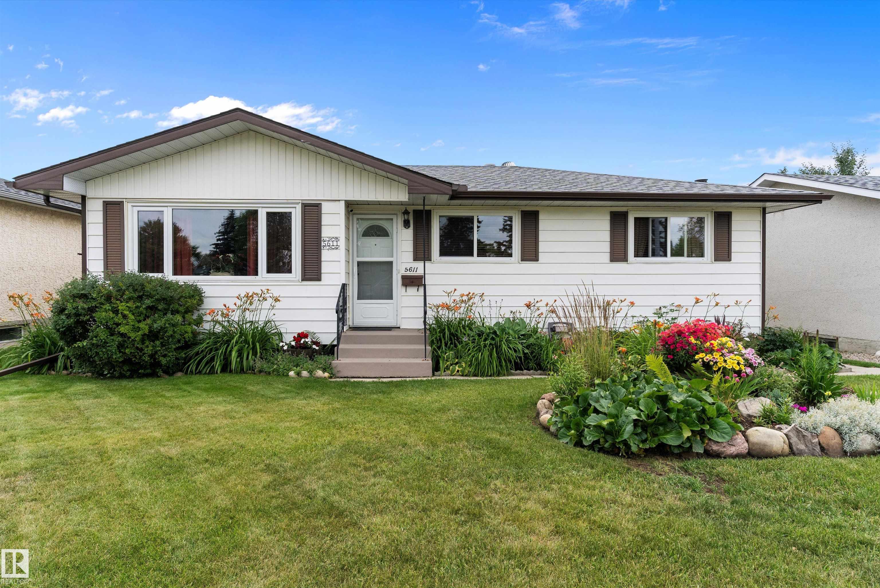 142 Av Nw Unit 5611 Ave, Edmonton, AB T5A 1J1