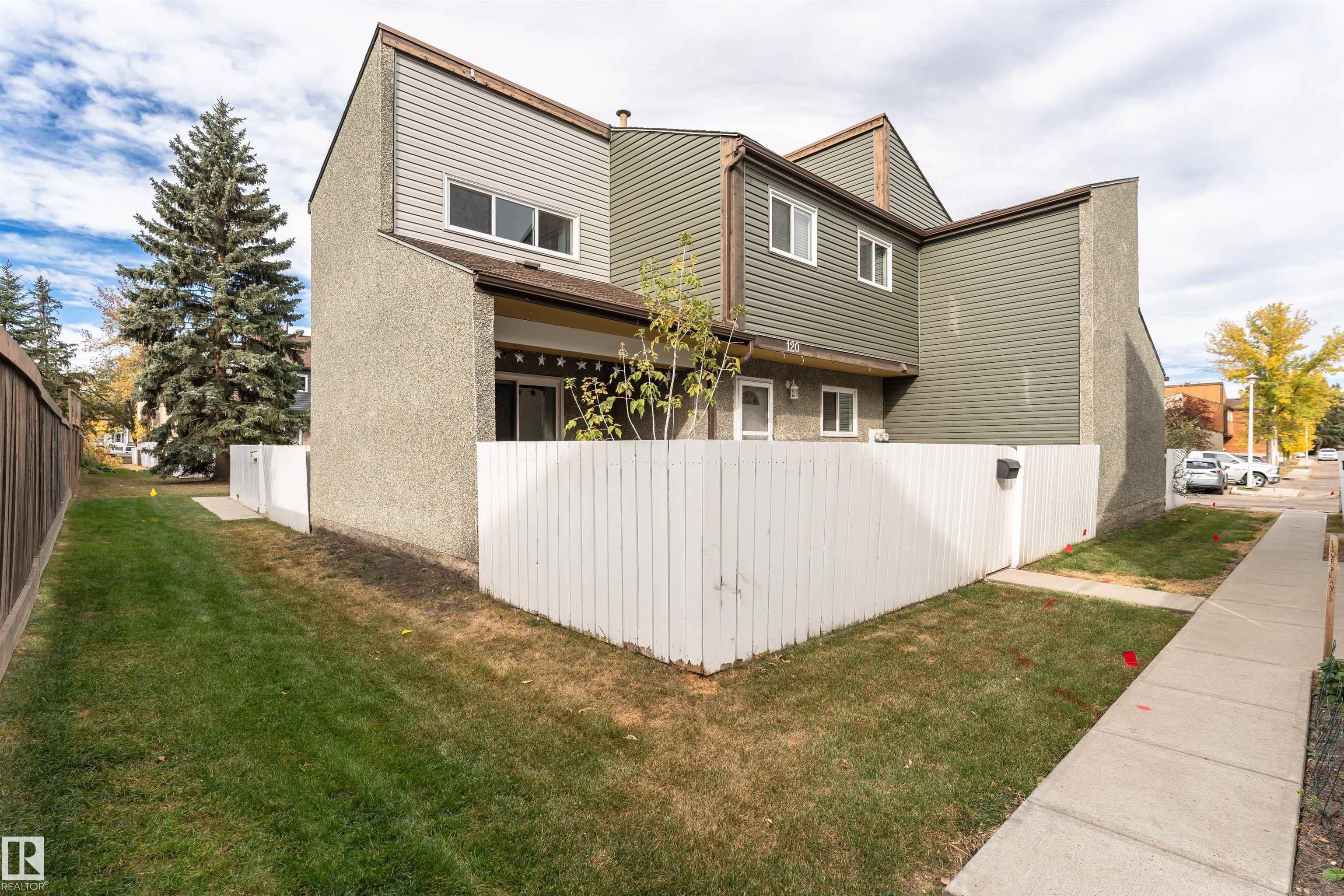 120 Kaskitayo Ct NW, Edmonton, AB T6J 3T3
