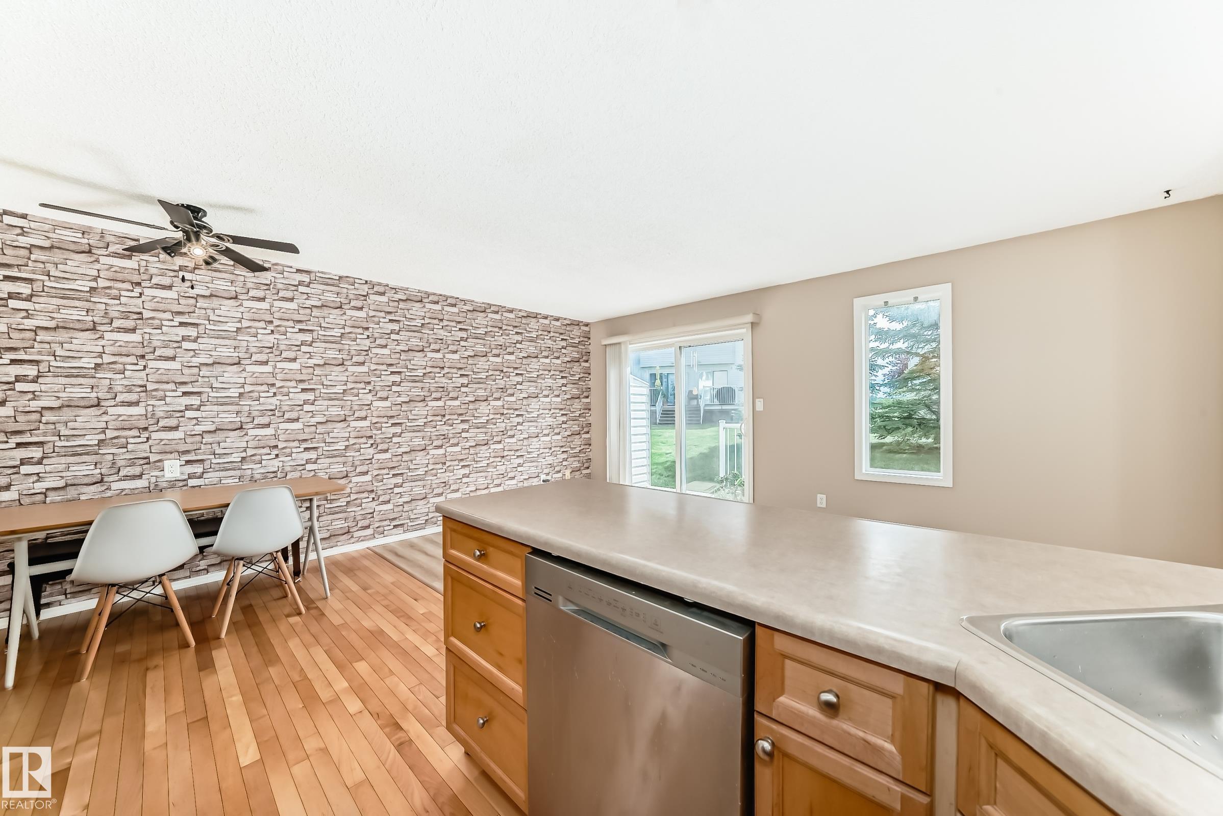 451 Hyndman Crescent Northwest #unit 46, Edmonton, AB T5A 5J3