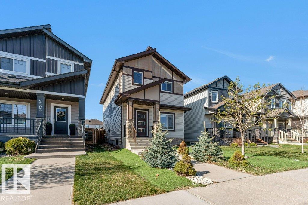 9201 Cooper Cr Cres SW, Edmonton, AB T6W 3L1