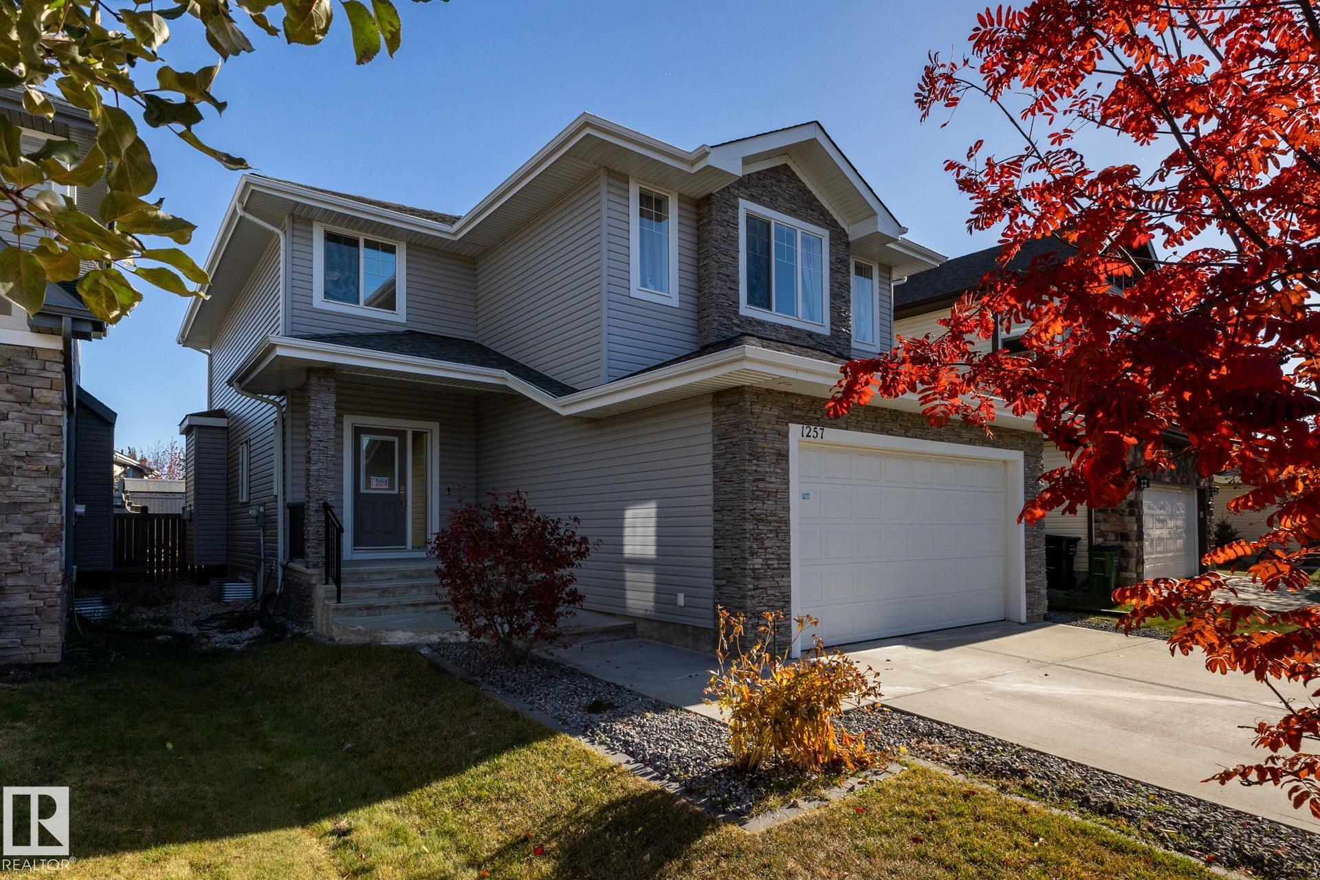 1257 Cunningham Dr SW, Edmonton, AB T6W 0R6