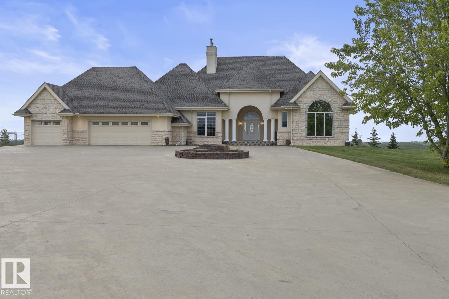 3006 Wayne Way, Cold Lake, AB T9M 1P8