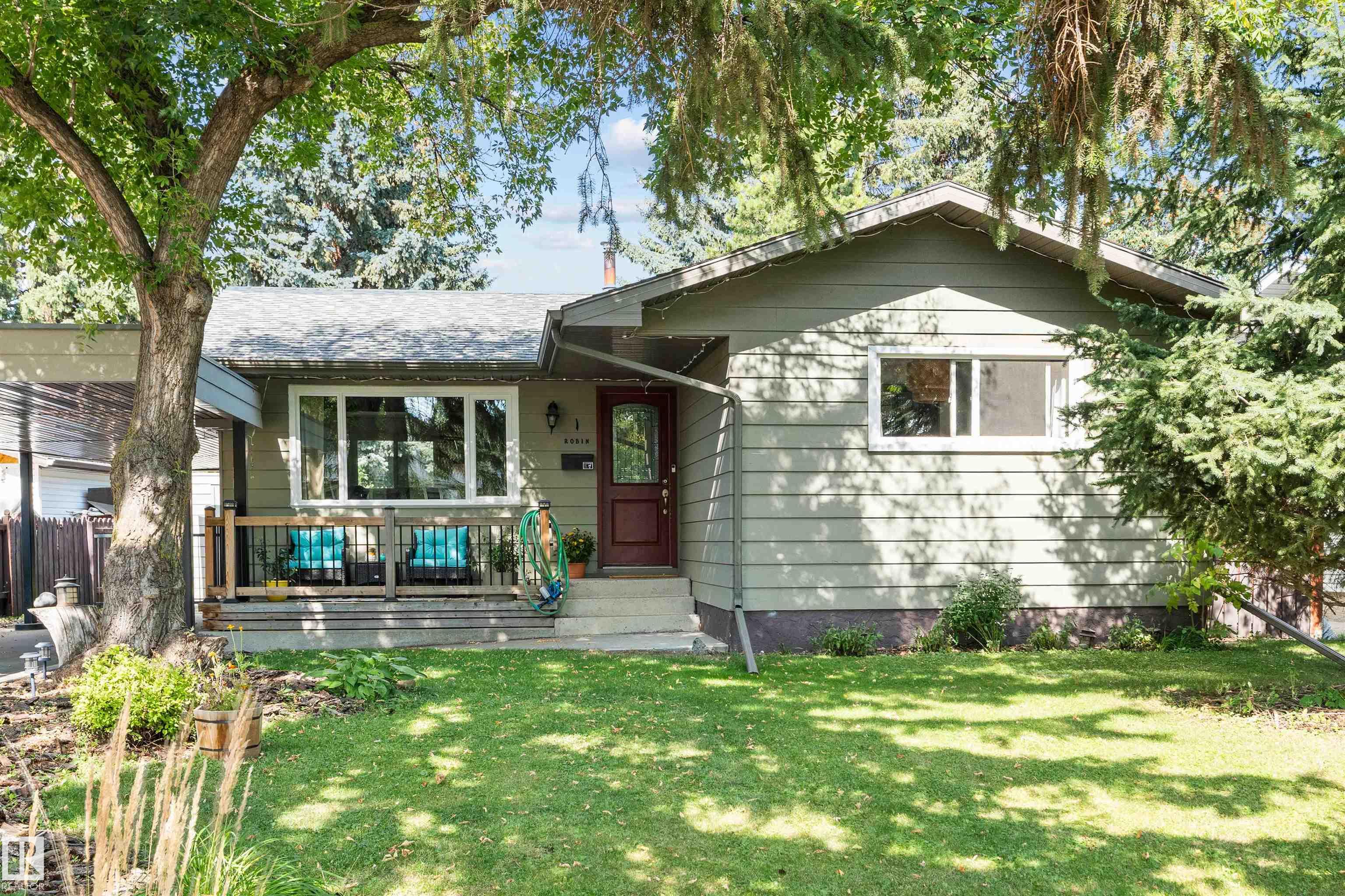 1 Robin St, Sherwood Park, AB T8A 0G6