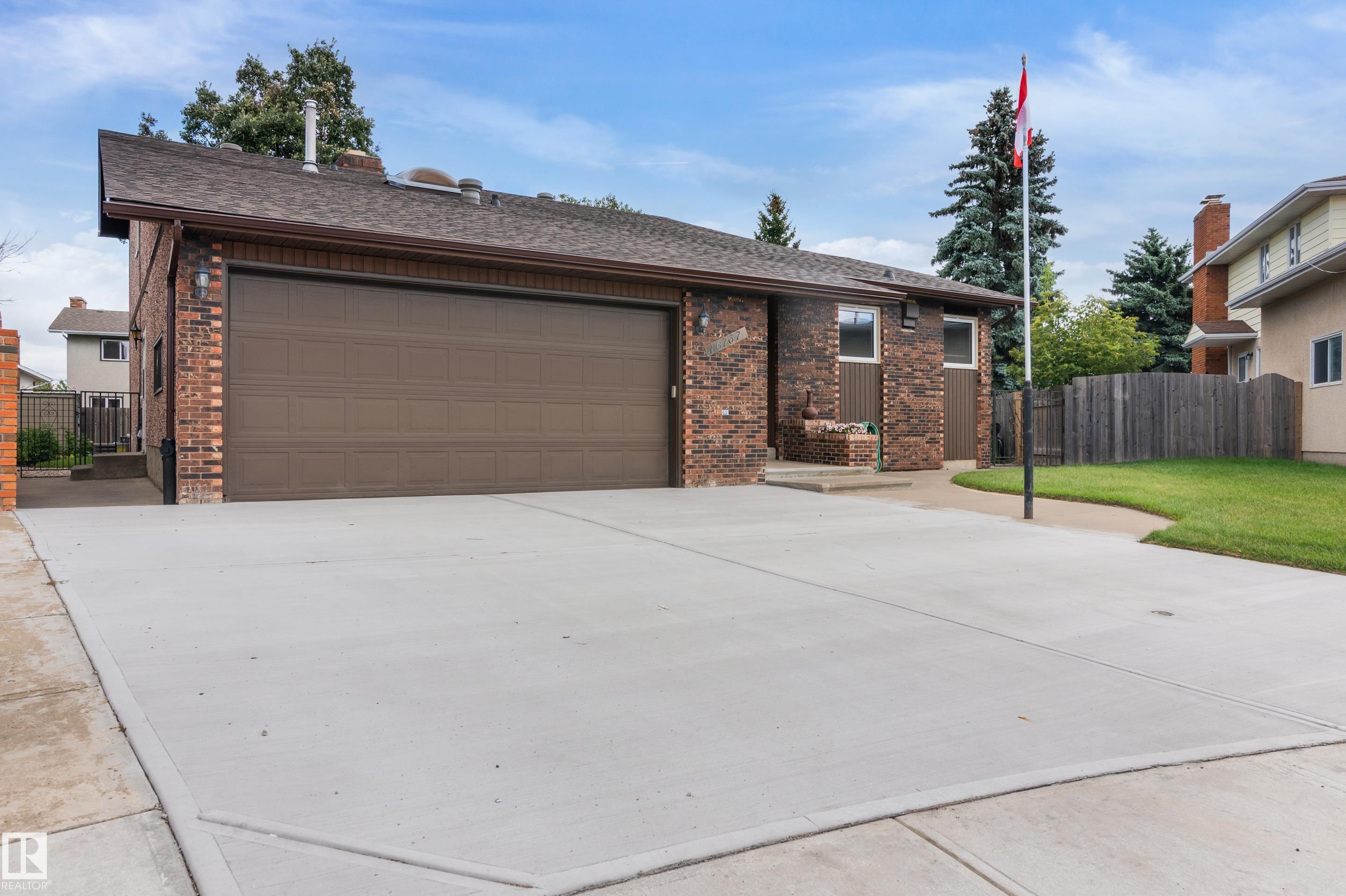 110 St Nw Unit 16737 St, Edmonton, AB T5X 2T9