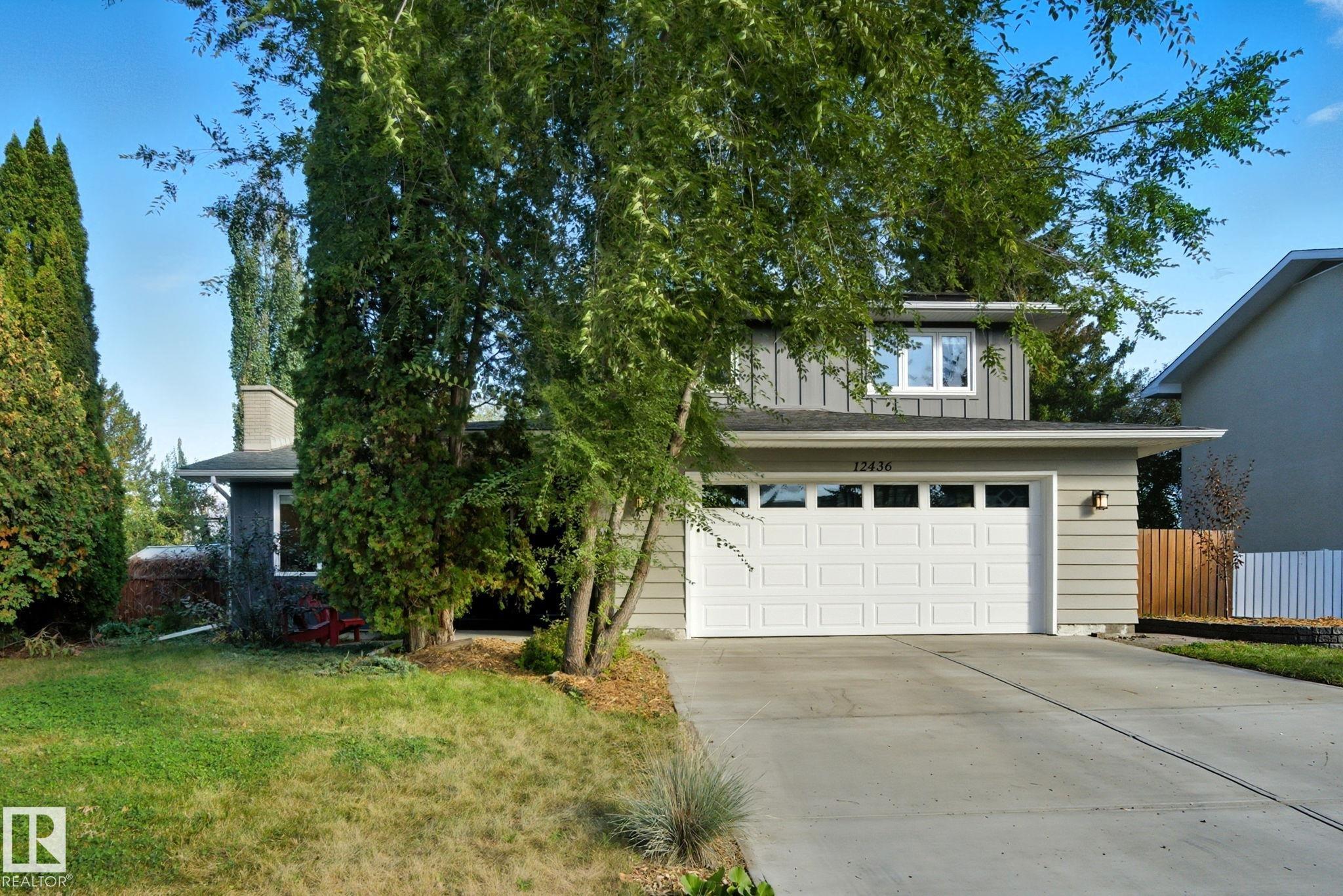 12436 Lansdowne Dr NW, Edmonton, AB T6H 4L5