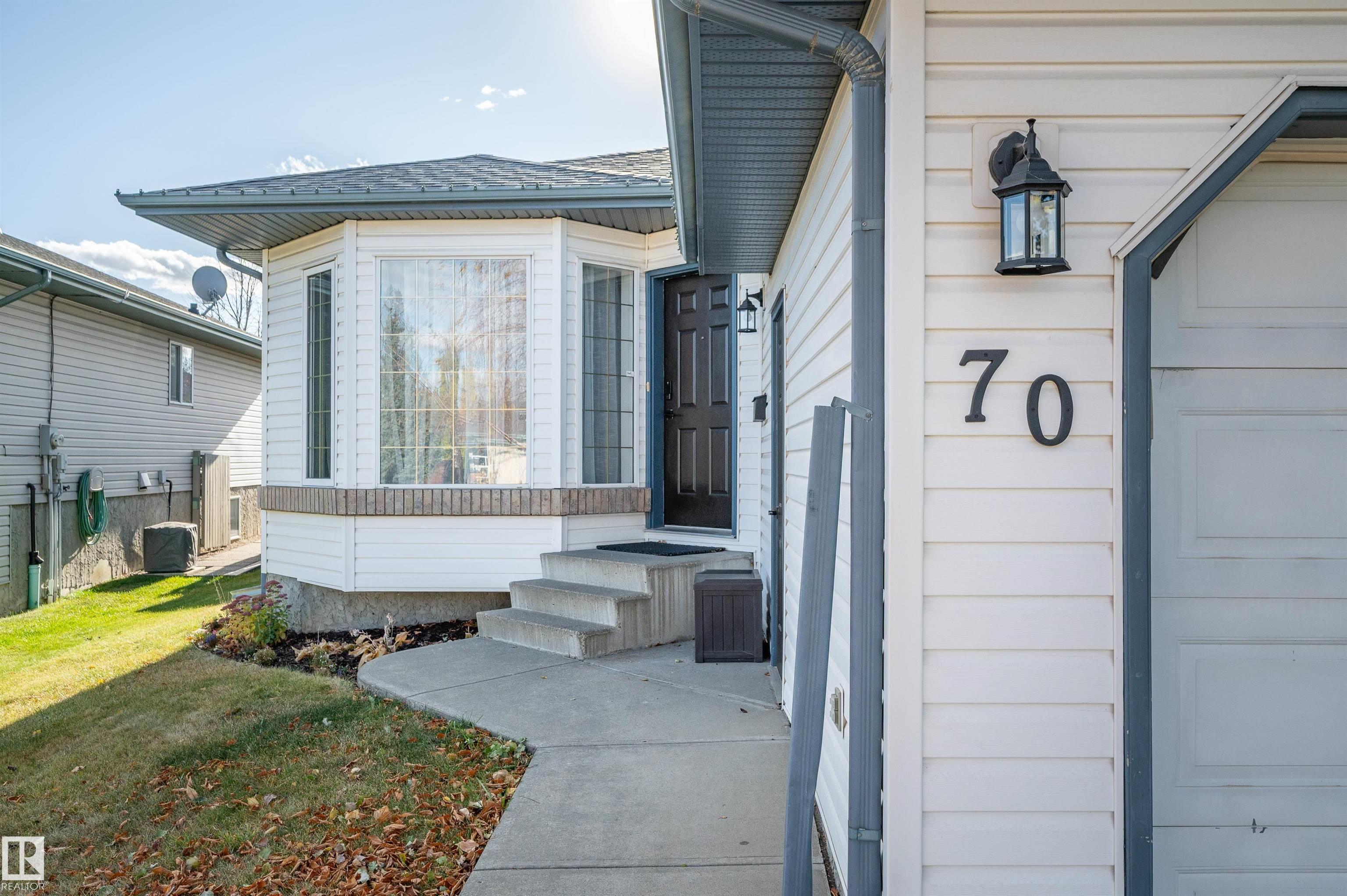 70 Foxboro Ba Bay, Sherwood Park, AB T8A 6B5