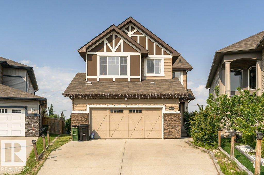 33 St Nw Unit 1920 St #b, Edmonton, AB T6T 0L3