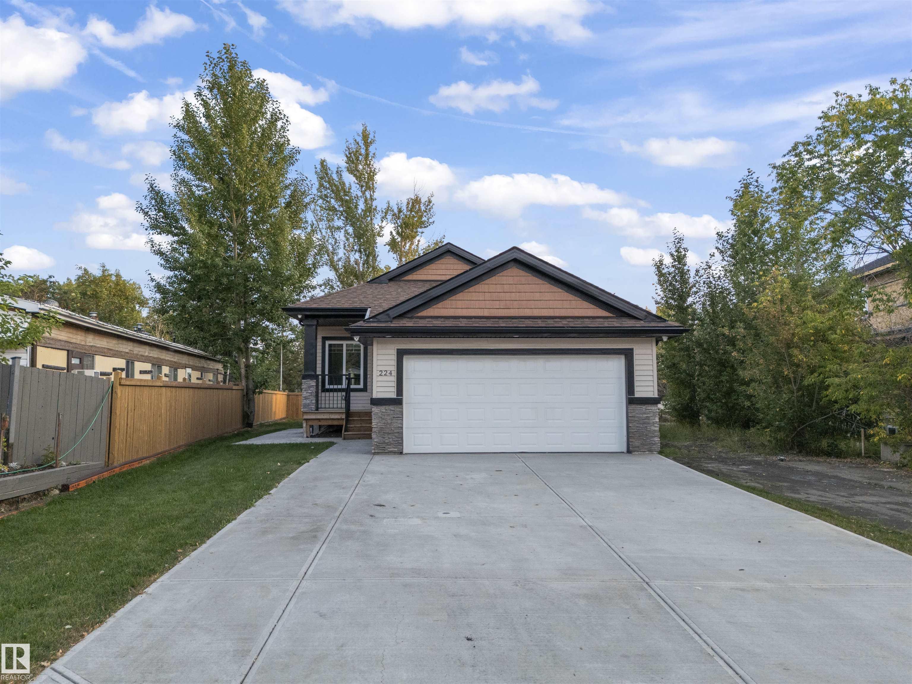 224 Lee Ridge Rd NW, Edmonton, AB T6K 0N3