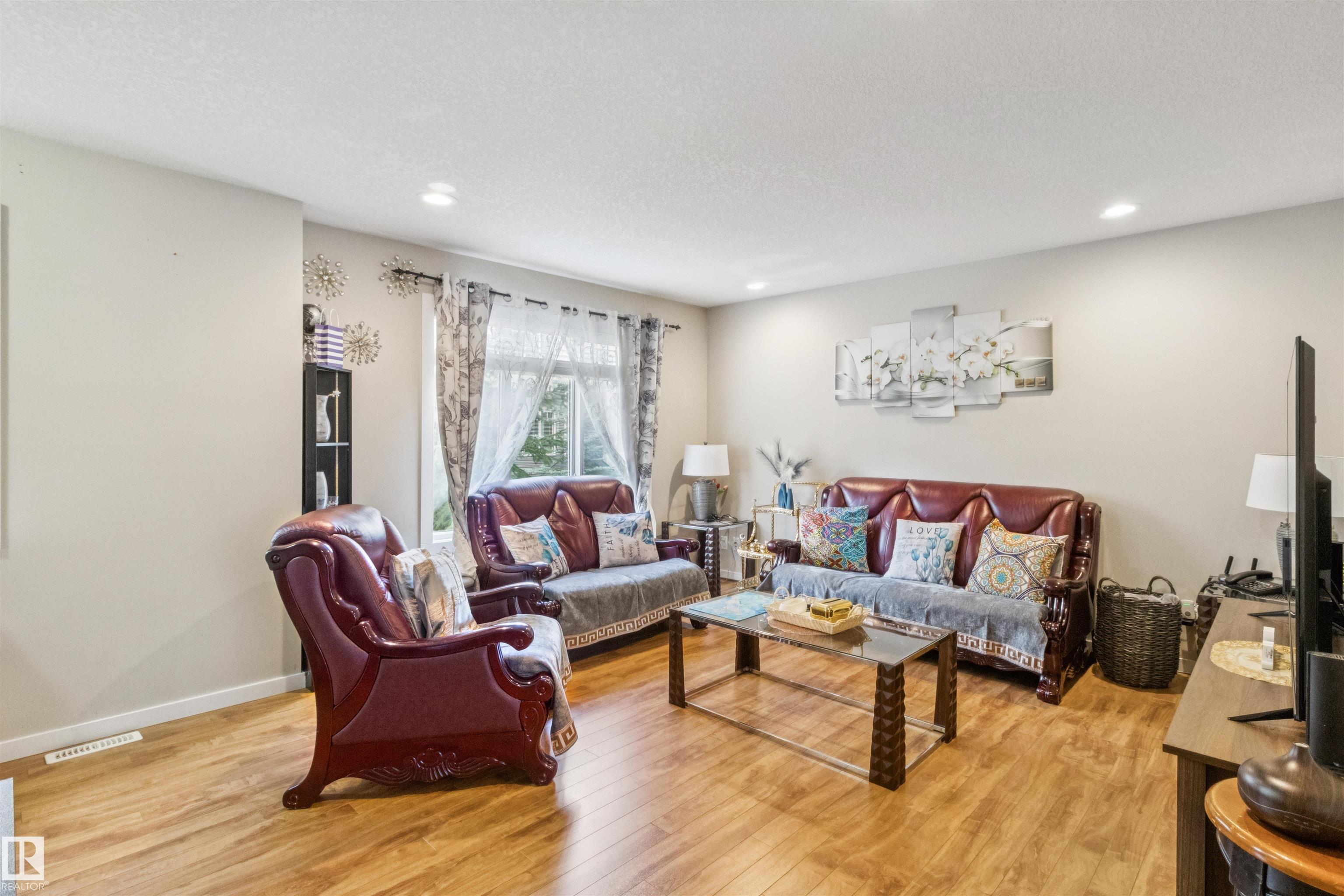 9515 160 Avenue Northwest #33, Edmonton, AB T5Z 0M4