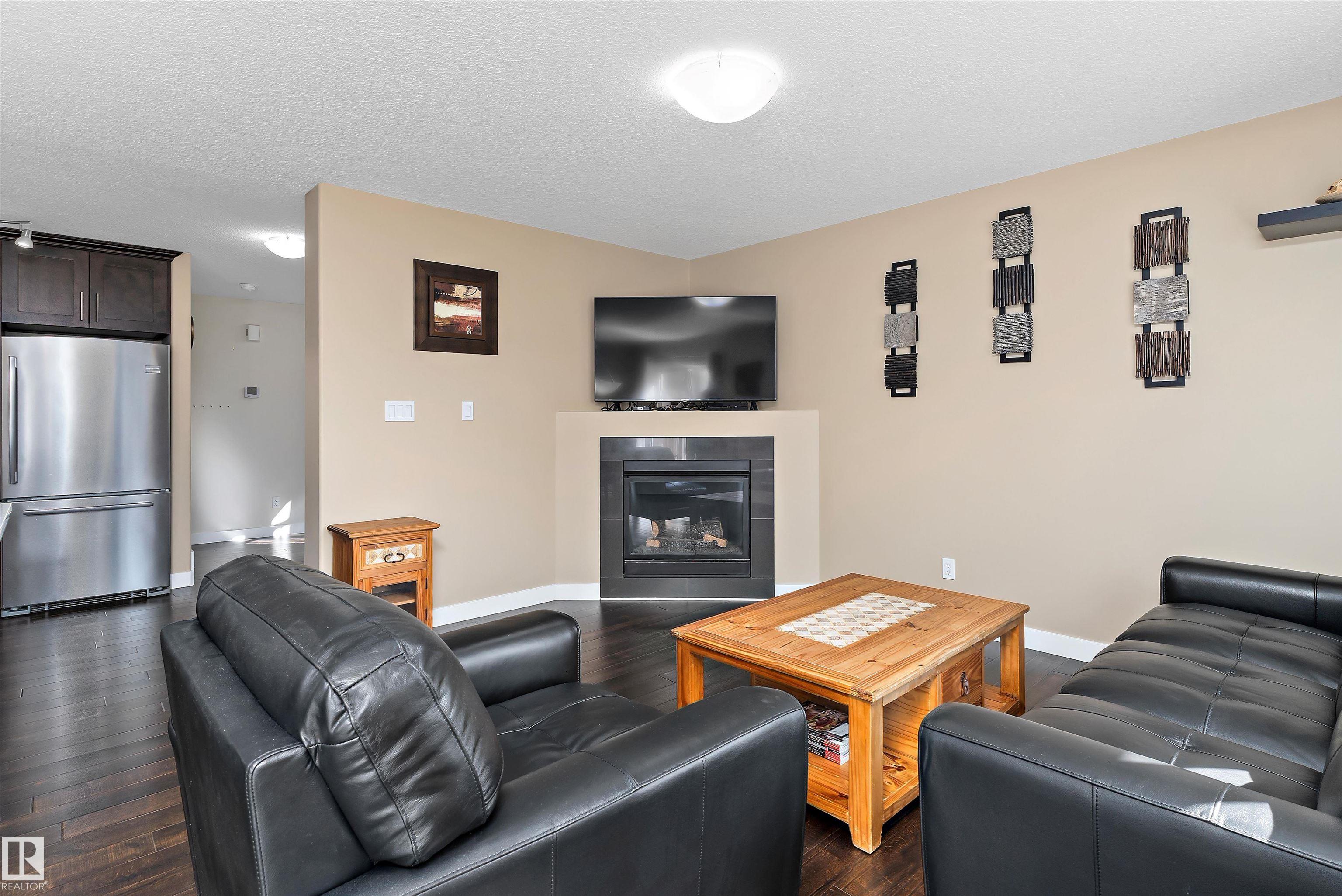 31 St Nw Unit 15132 St, Edmonton, AB T5Y 0S3