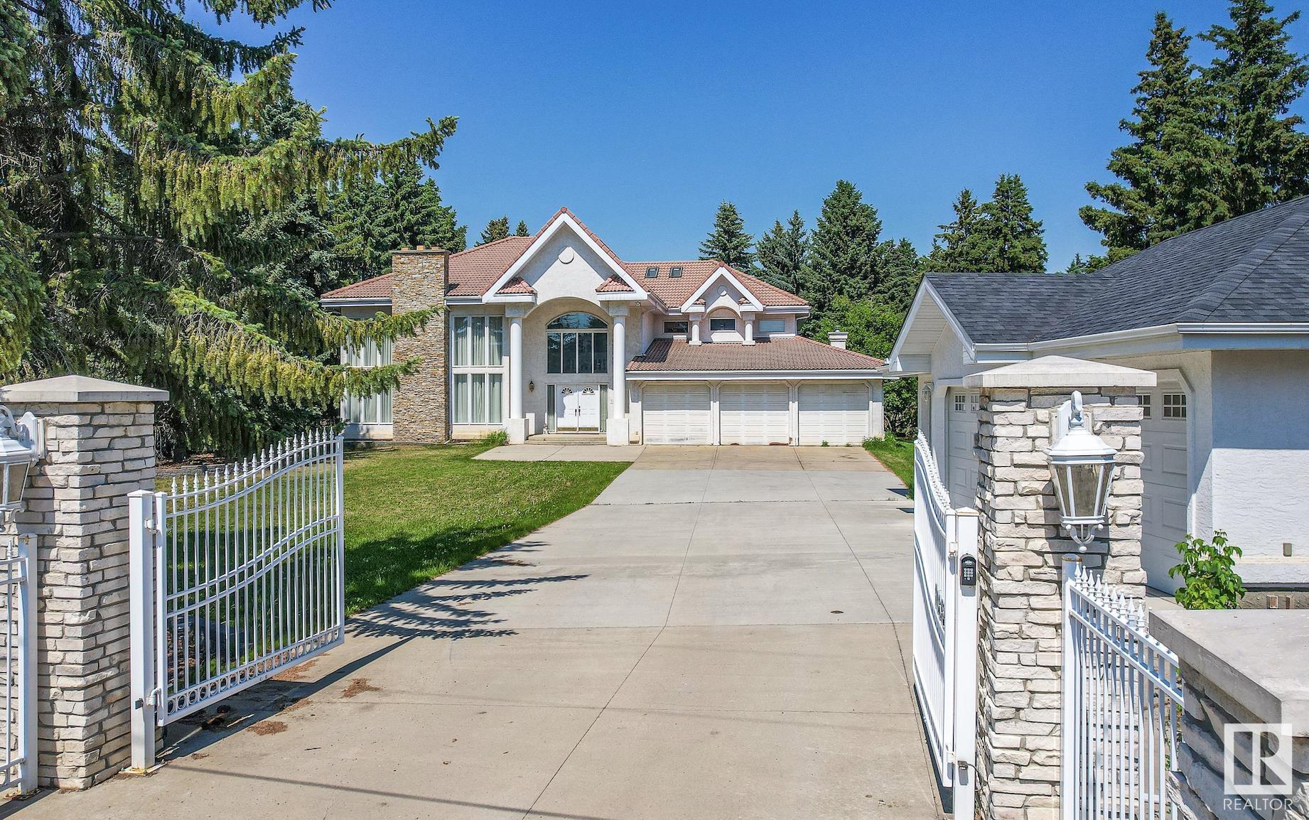 5 Av Sw Unit 10812 Ave, Edmonton, AB T6W 1A2