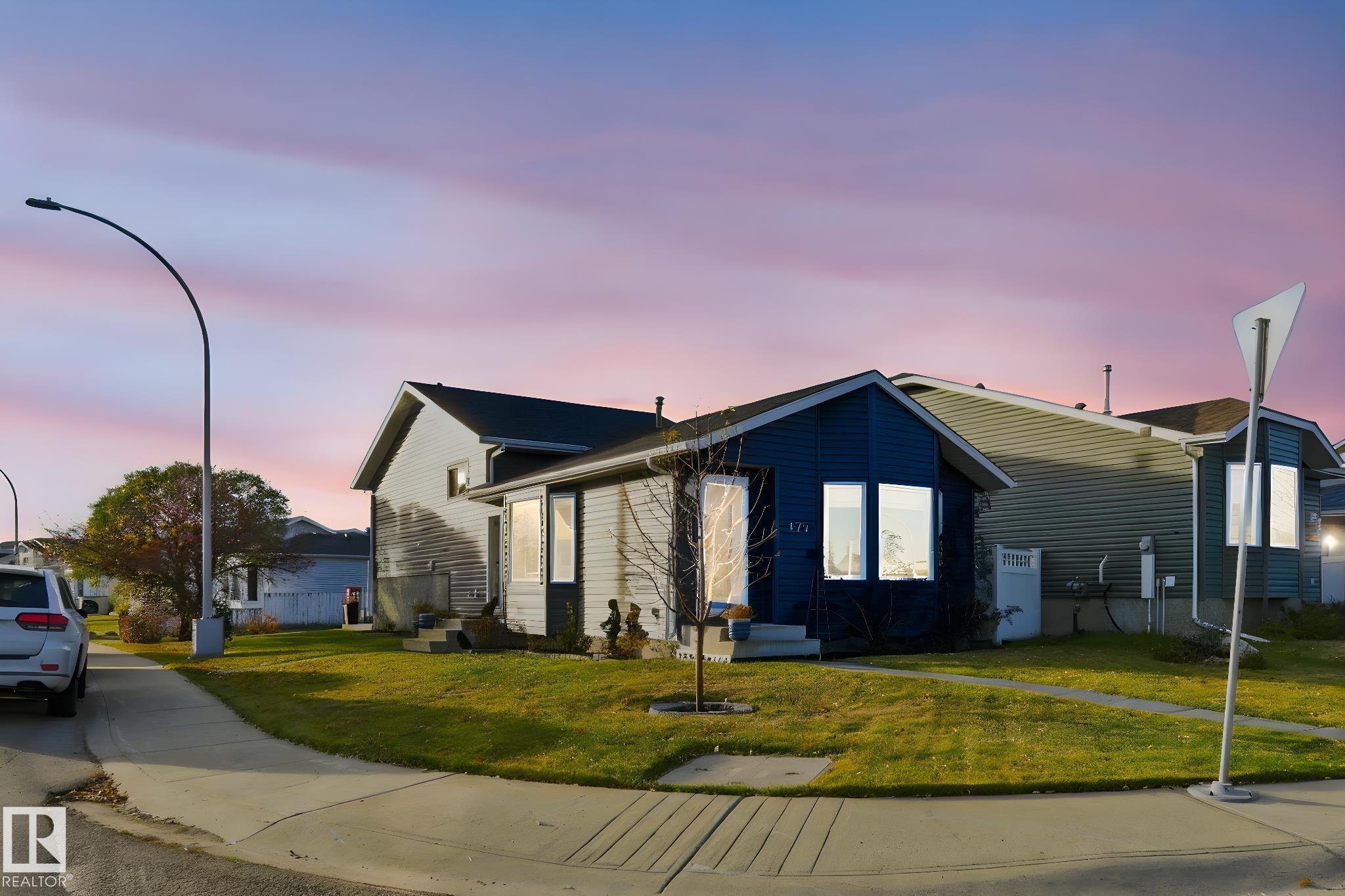 373 Kline Cr Cres NW, Edmonton, AB T6L 6K7