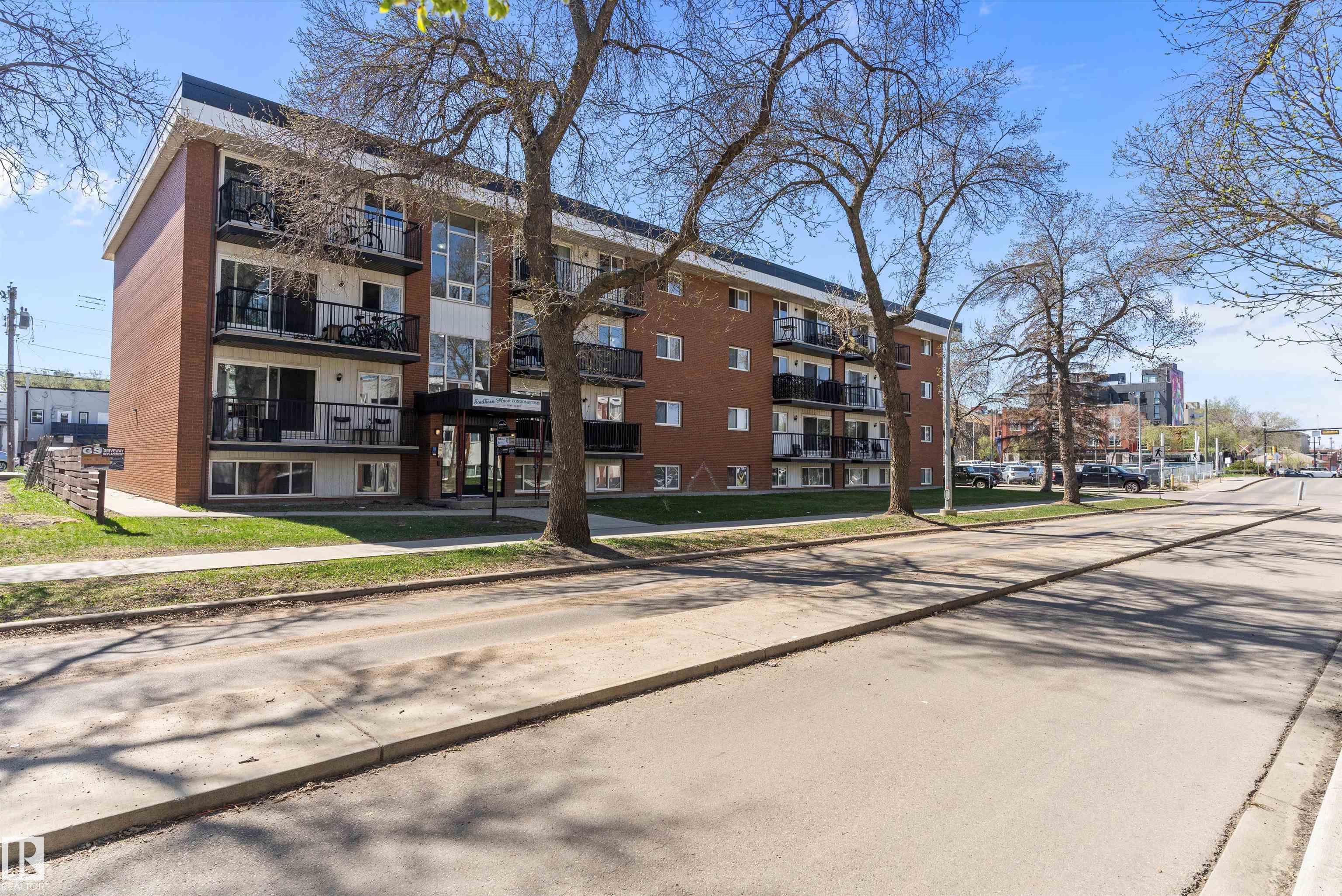 10149 83 Avenue Northwest #303, Edmonton, AB T6E 2C5