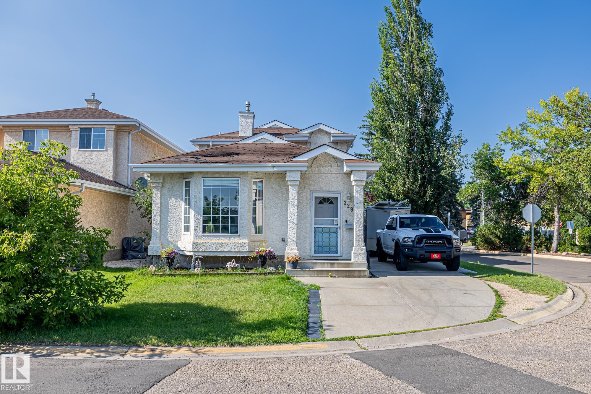 329 River Pt NW, Edmonton, AB T5A 4Z4