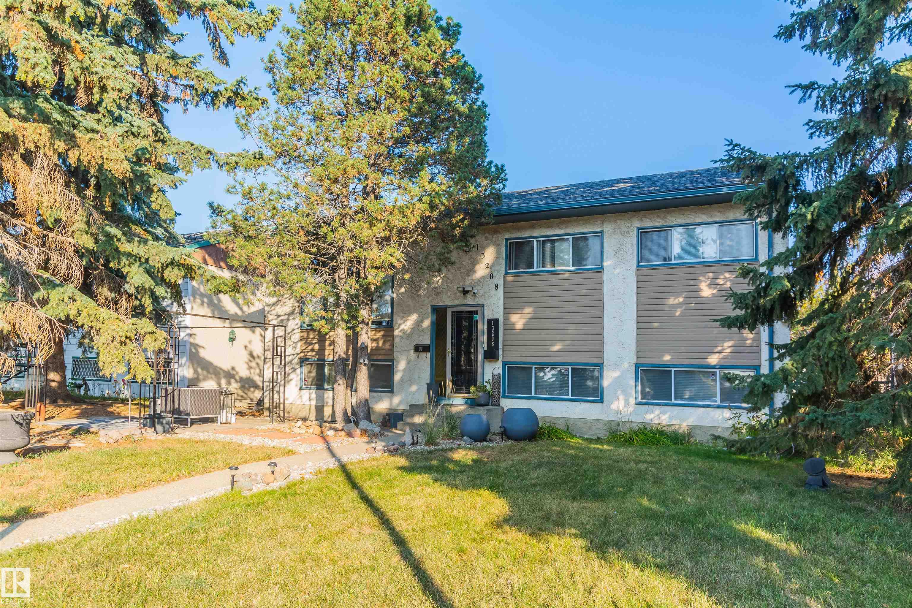 128 Av Nw Unit 13208 Ave, Edmonton, AB T5L 3H2