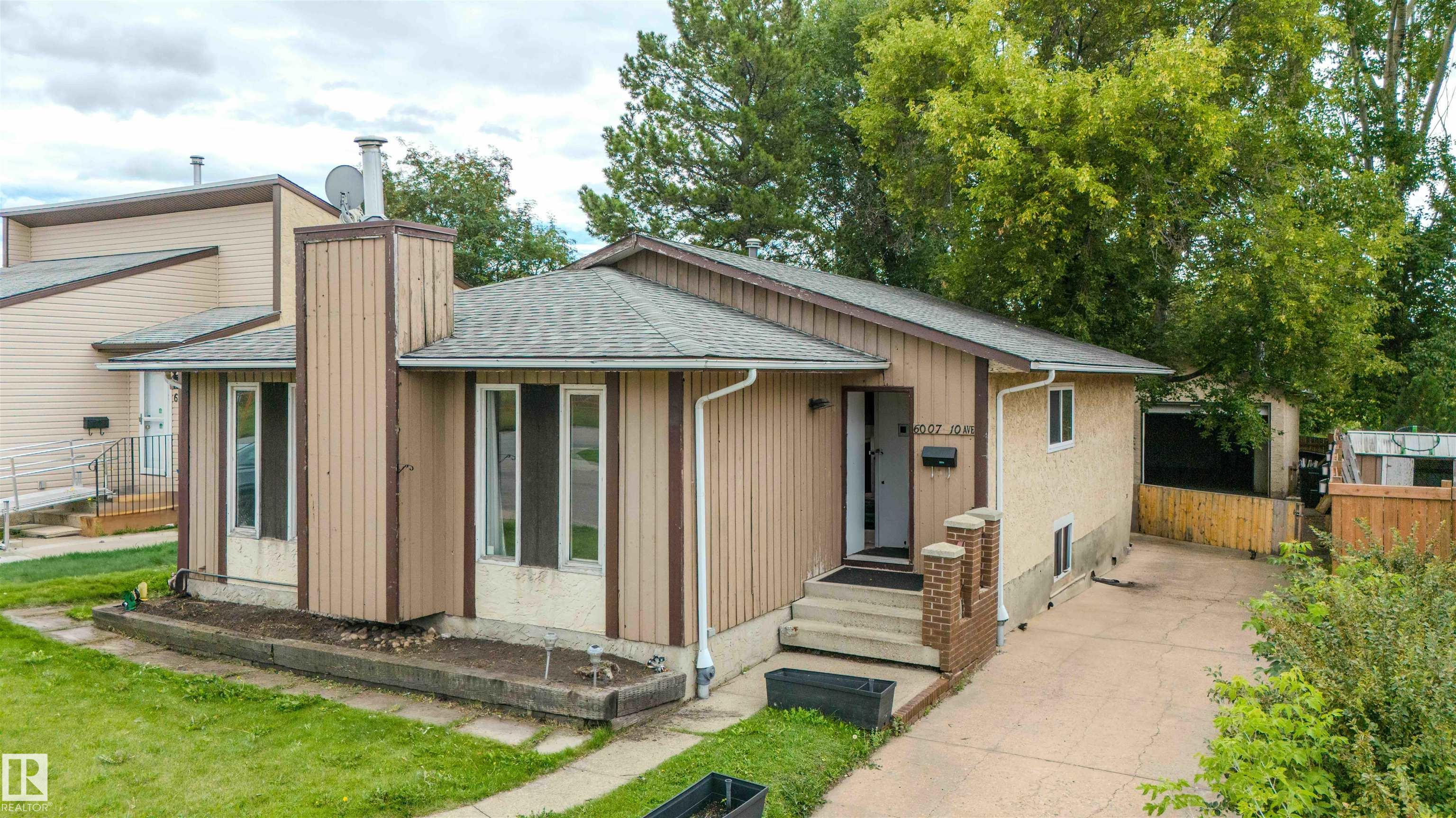 10 Av Nw Unit 6007 Ave, Edmonton, AB T6L 3A5