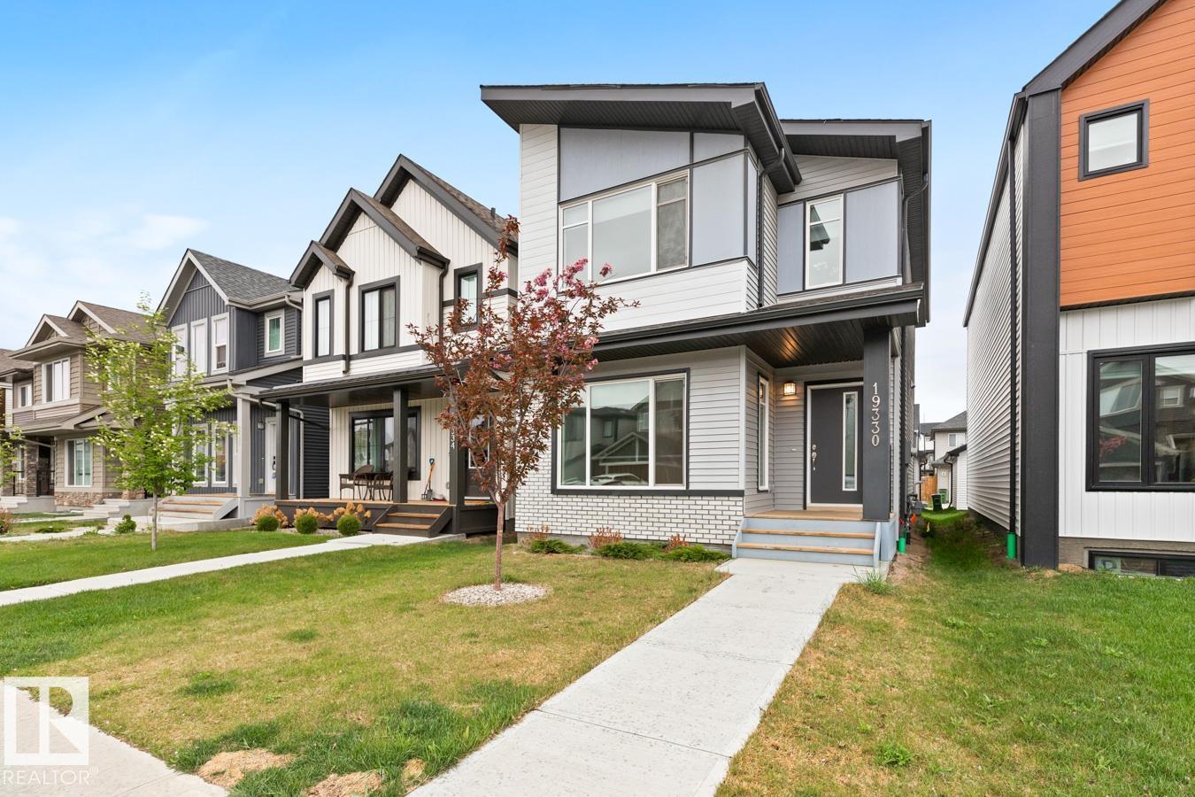 26 Av Nw Unit 19330 Ave #a, Edmonton, AB T6M 1L2