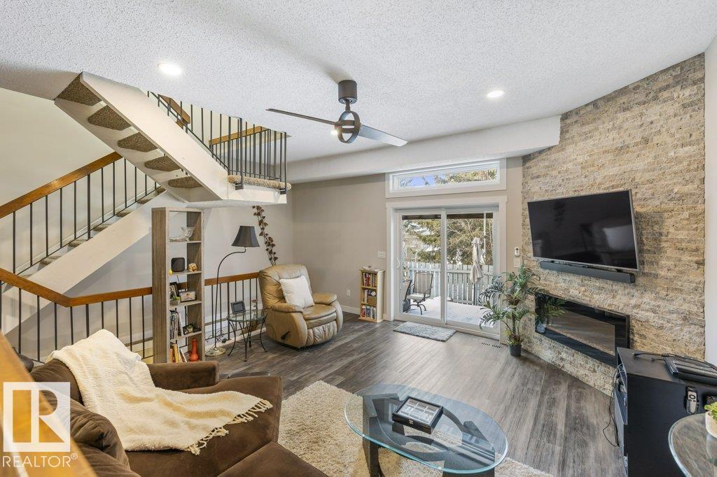 201 Lakeside Gr Grn, St. Albert, AB T8N 3T3