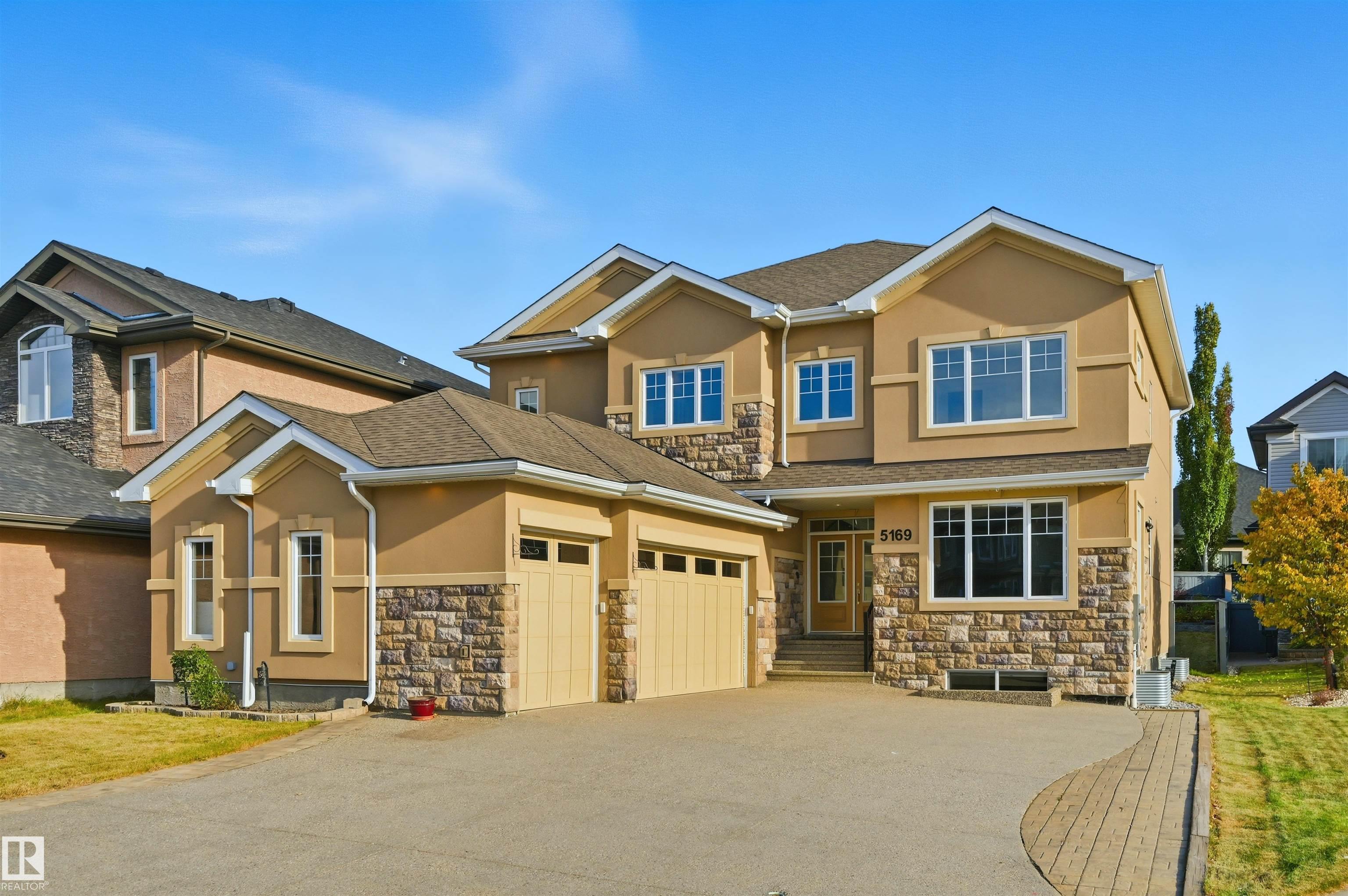 5169 Mullen Rd NW, Edmonton, AB T6R 0R2