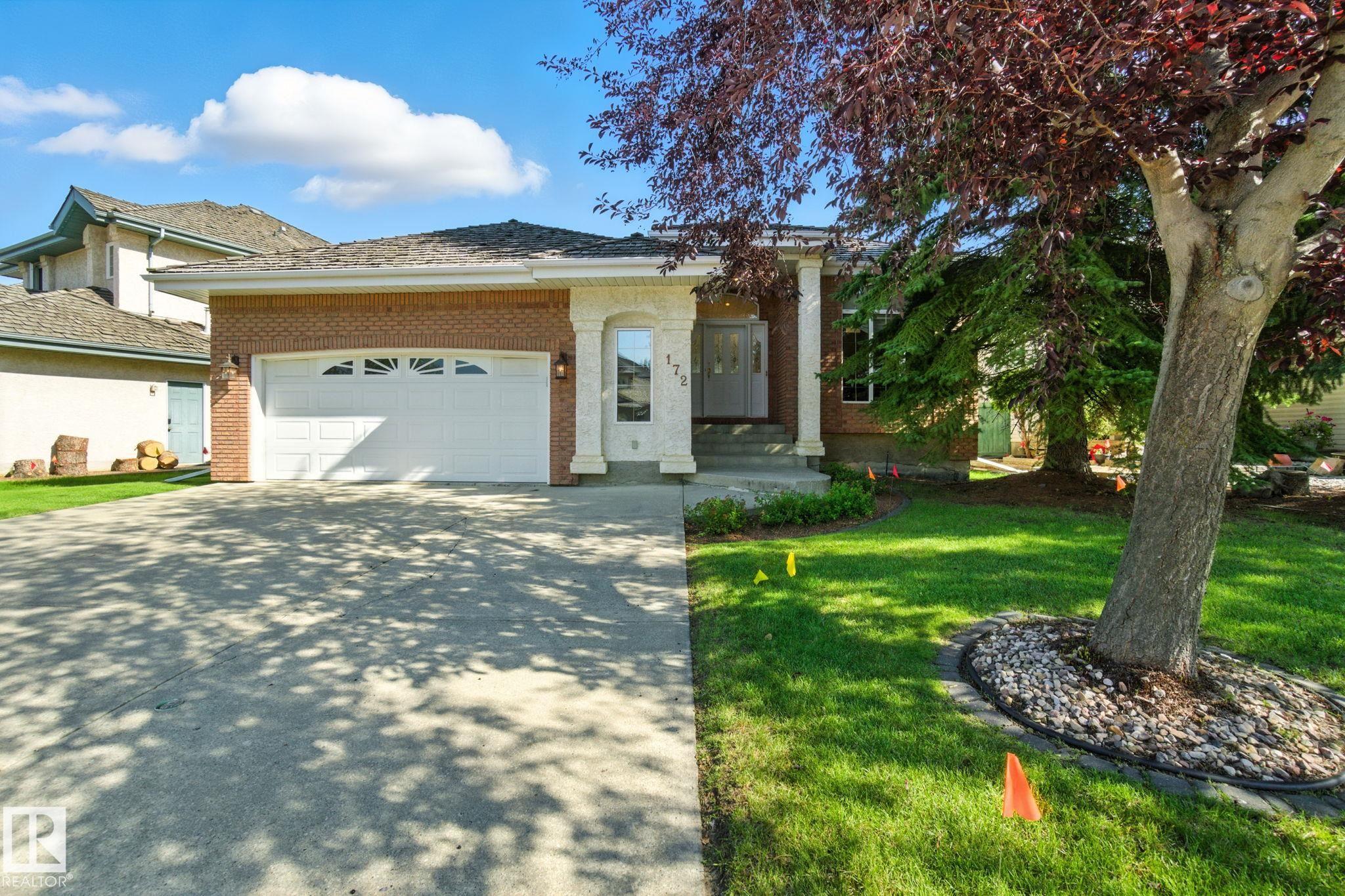172 Blackburn W SW, Edmonton, AB T6W 1B6