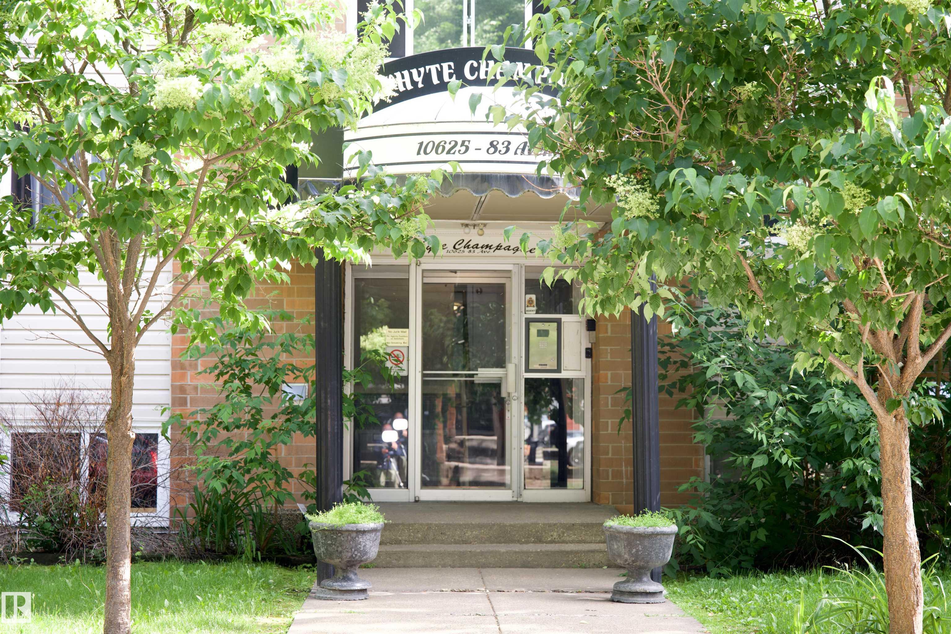 10625 83 Avenue Northwest #101, Edmonton, AB T6E 2E3