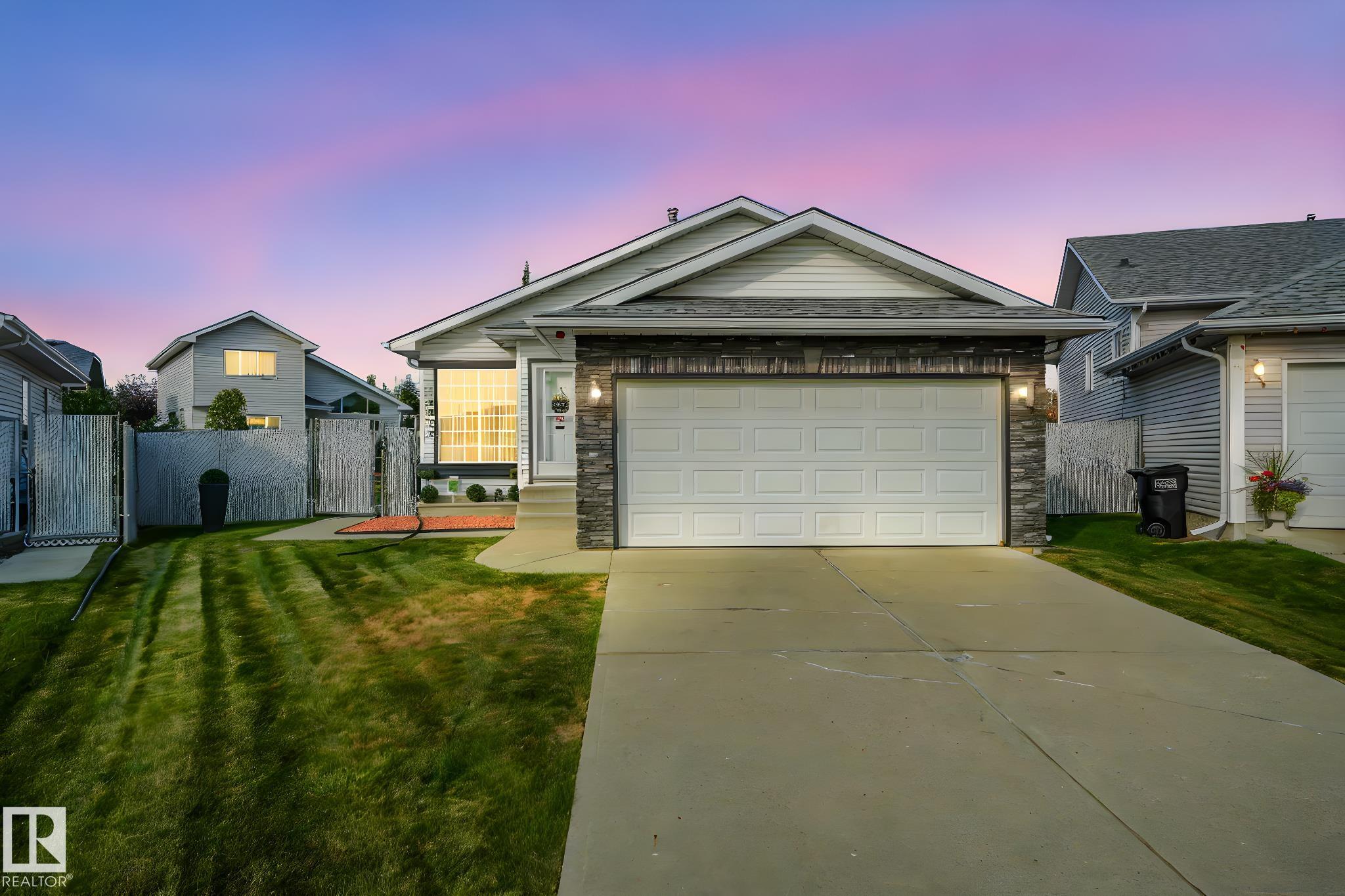 146 Av Nw Unit 12812 Ave, Edmonton, AB T6V 1C5
