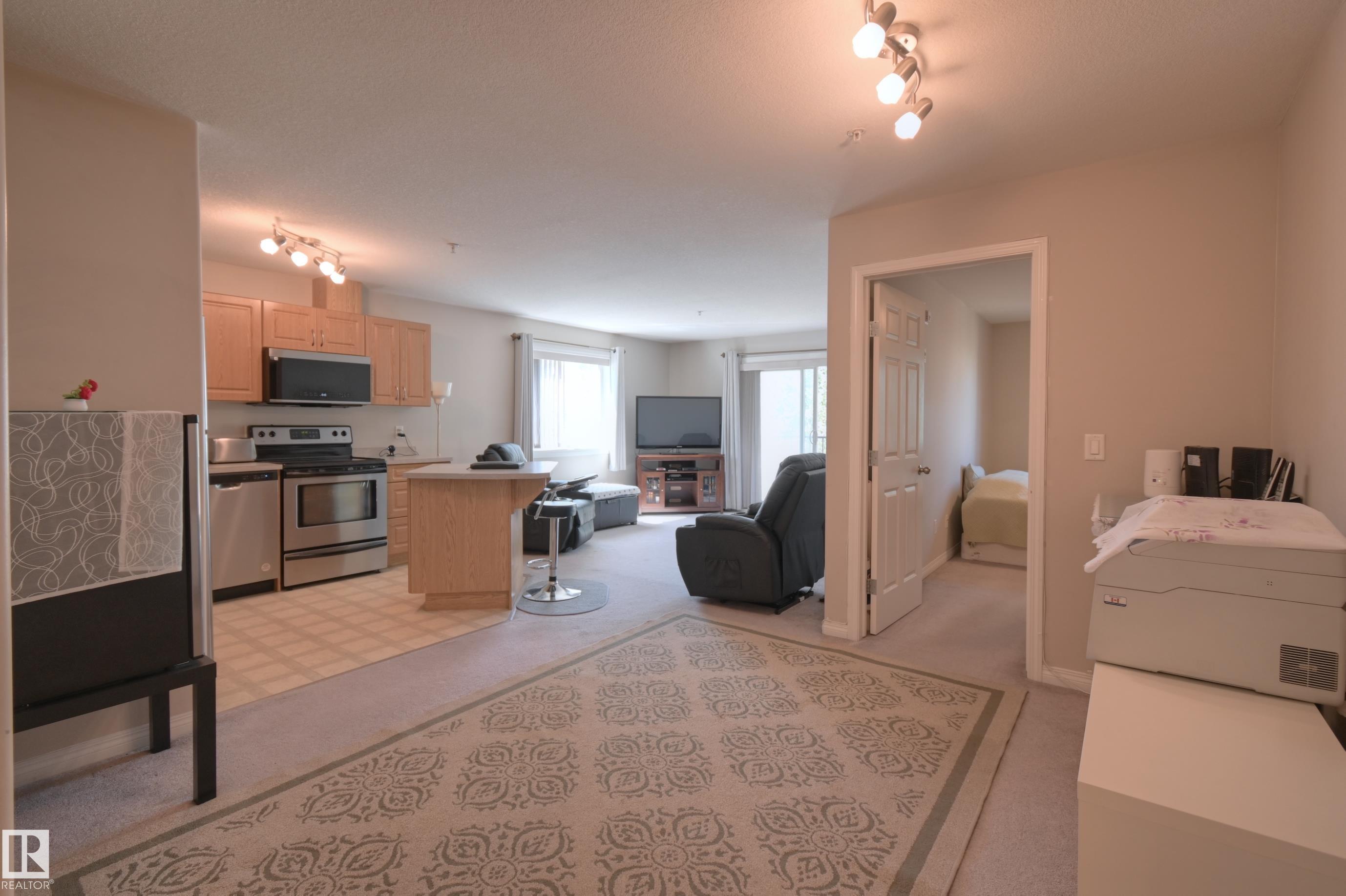 9945 167 Street Northwest #204, Edmonton, AB T5P 0K5