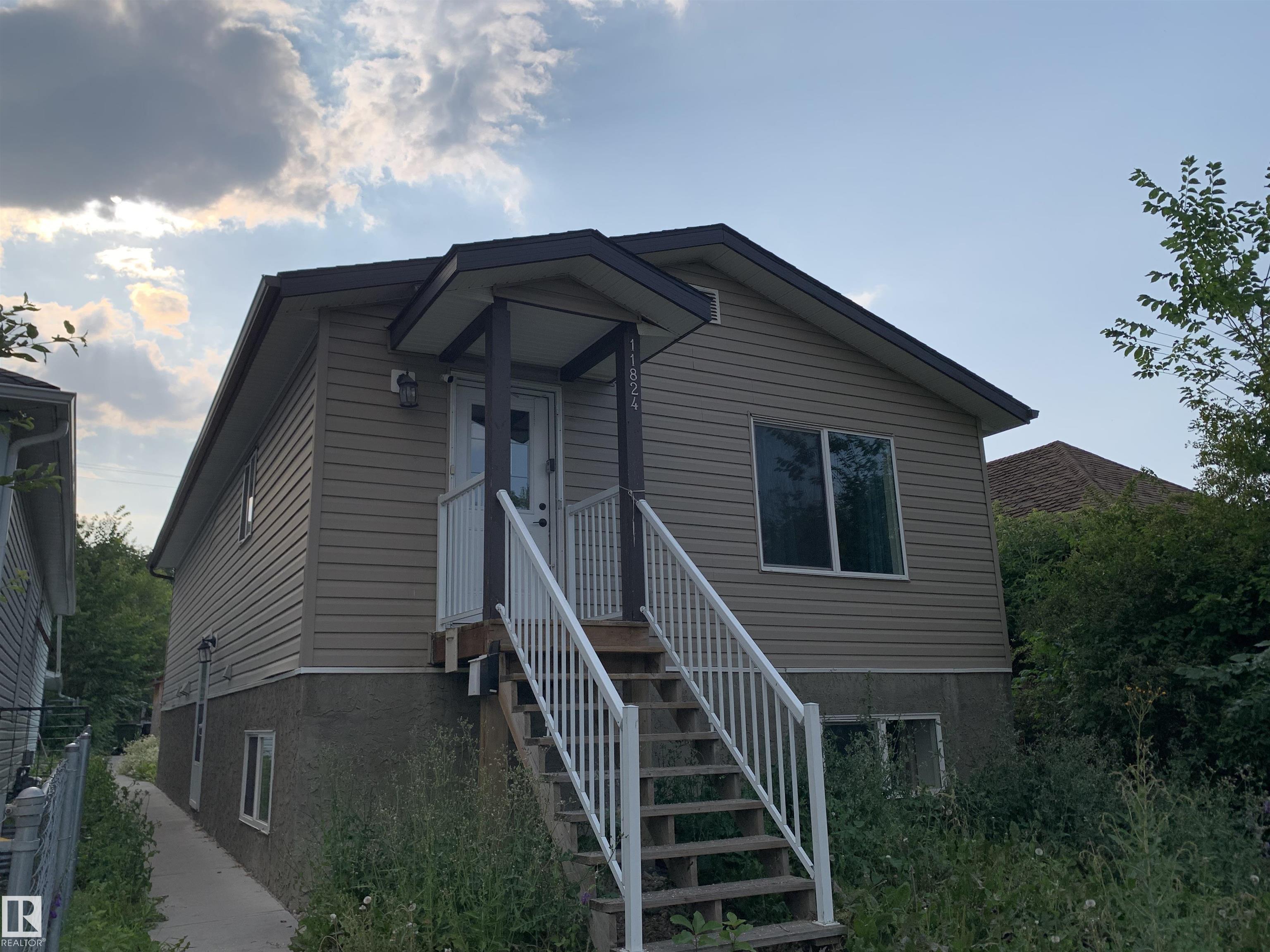 93 St Nw Unit 11824 St, Edmonton, AB T5G 1E3