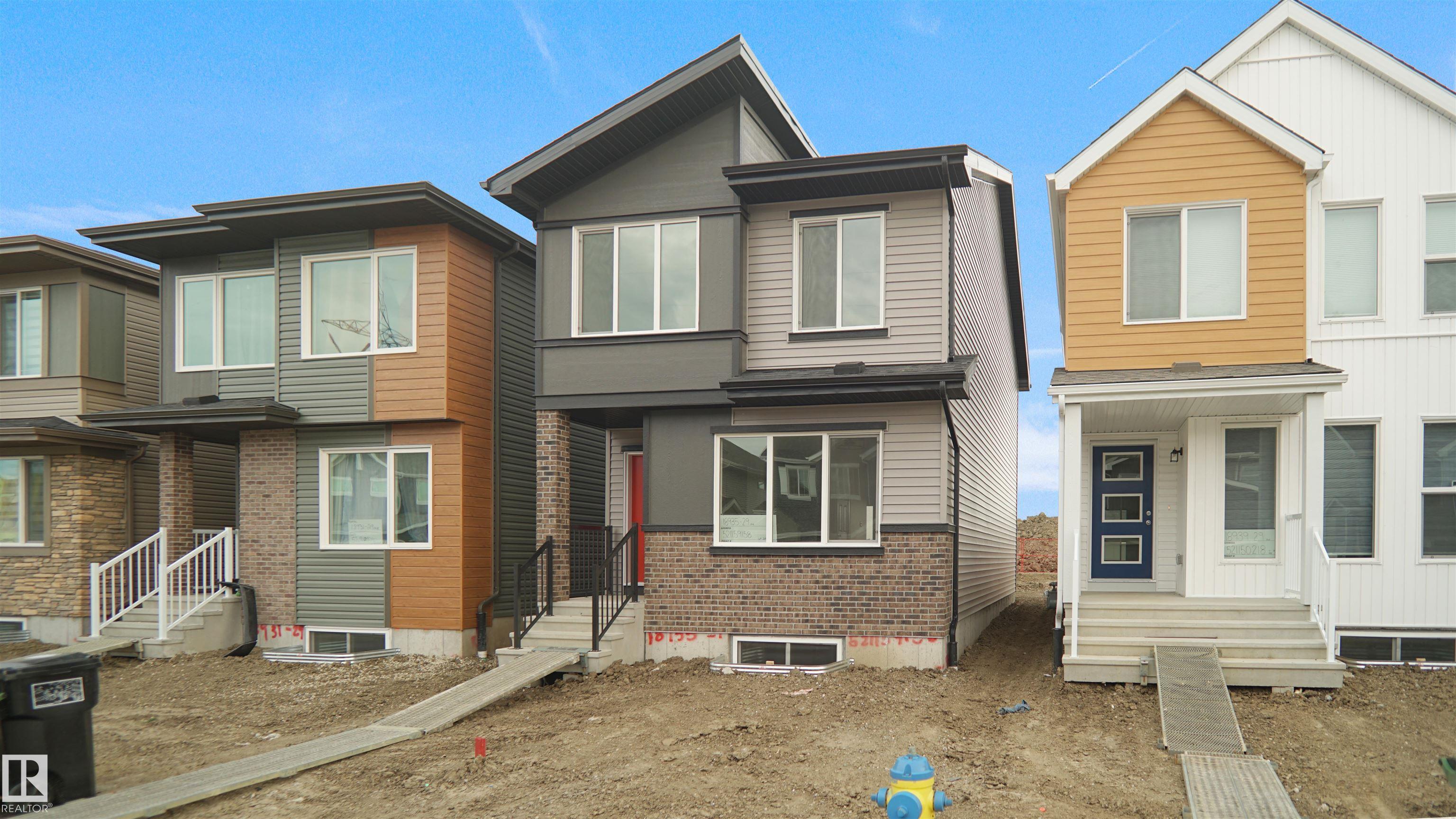 25 Av Nw Unit 21139 Ave, Edmonton, AB T6M 3C4