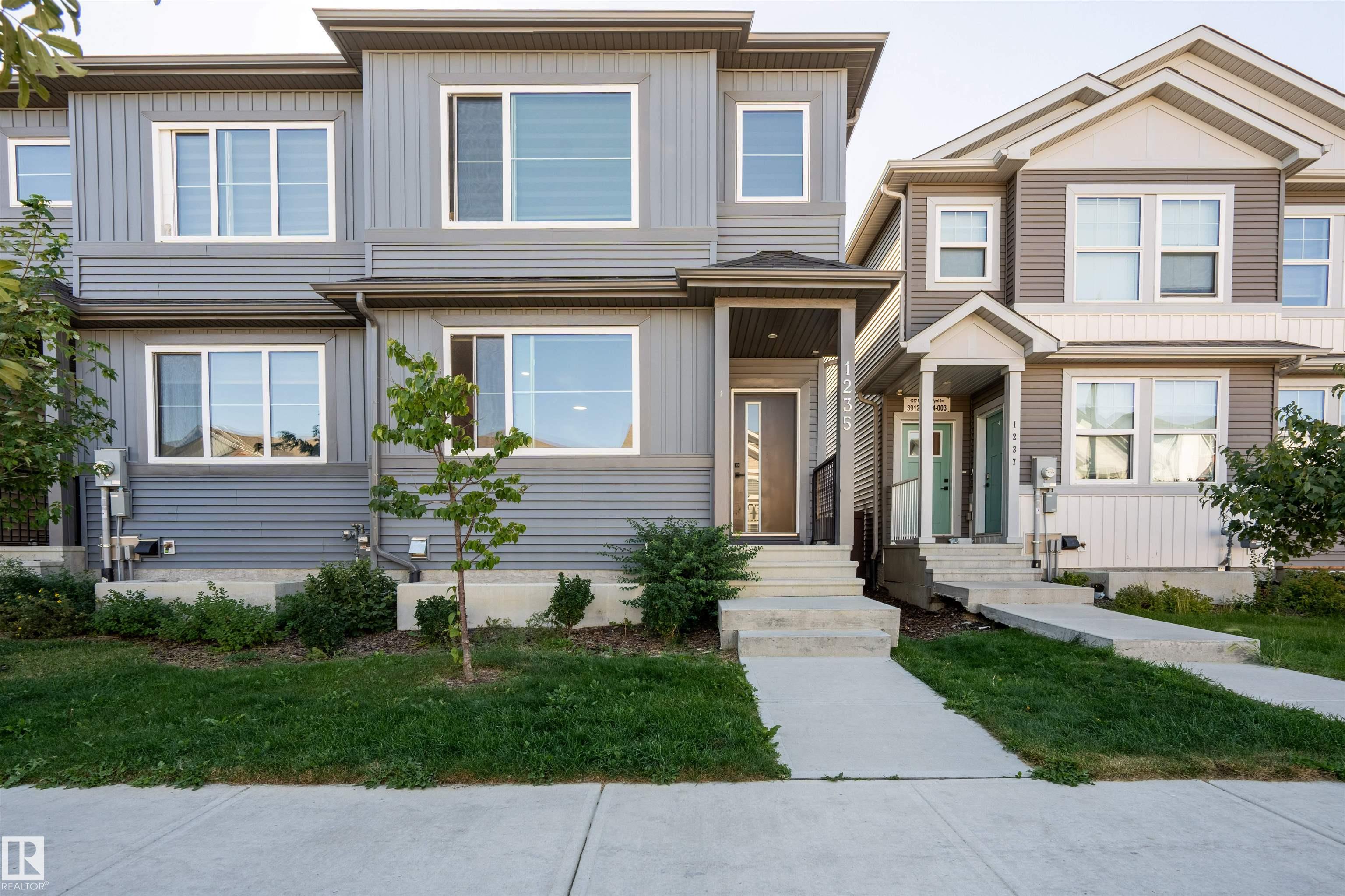 1235 Podersky Wd Wynd SW, Edmonton, AB T6W 4W3