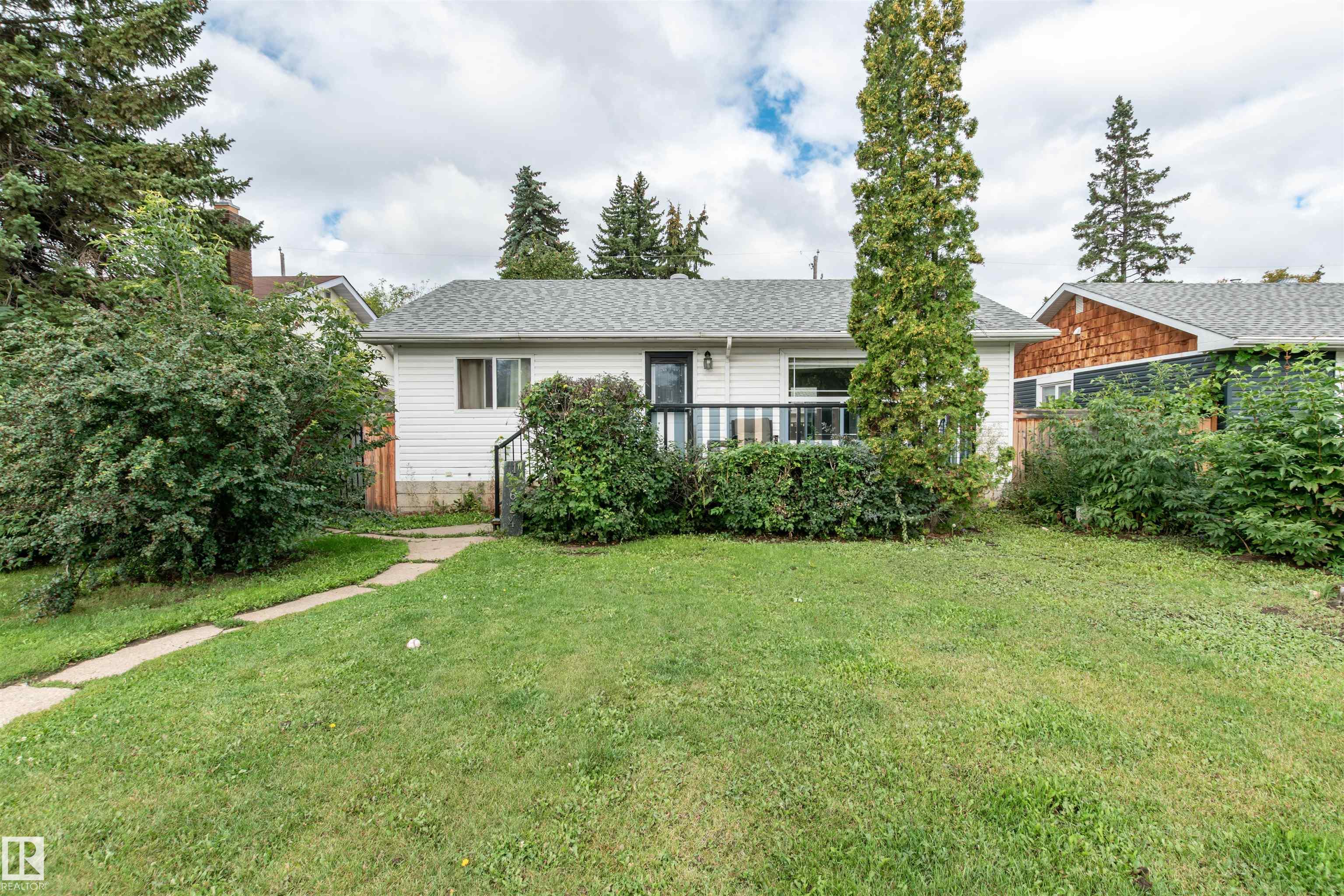40 St Nw Unit 10624 St, Edmonton, AB T6A 1T2