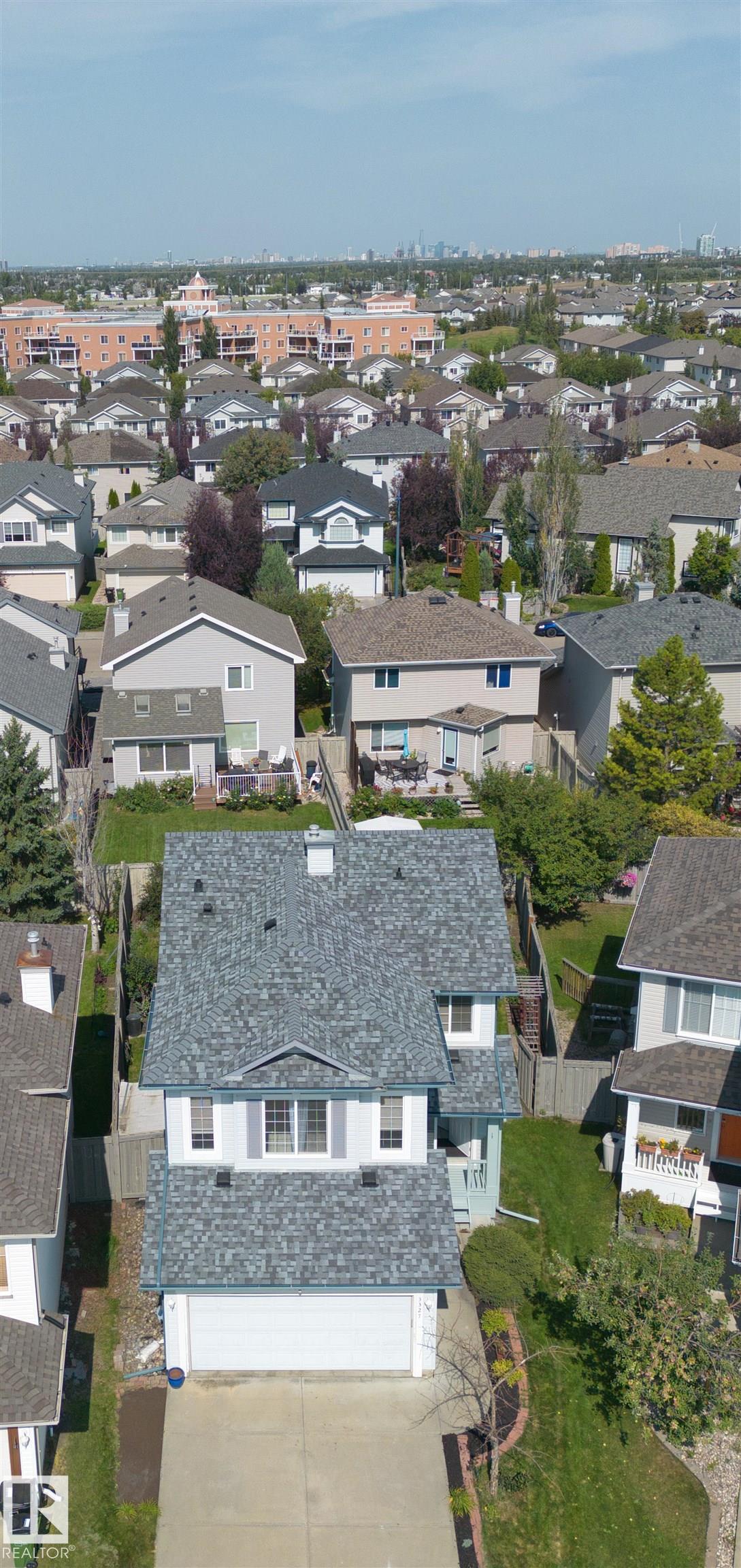 3327 Mcphadden Cl Close SW, Edmonton, AB T6W 1L2