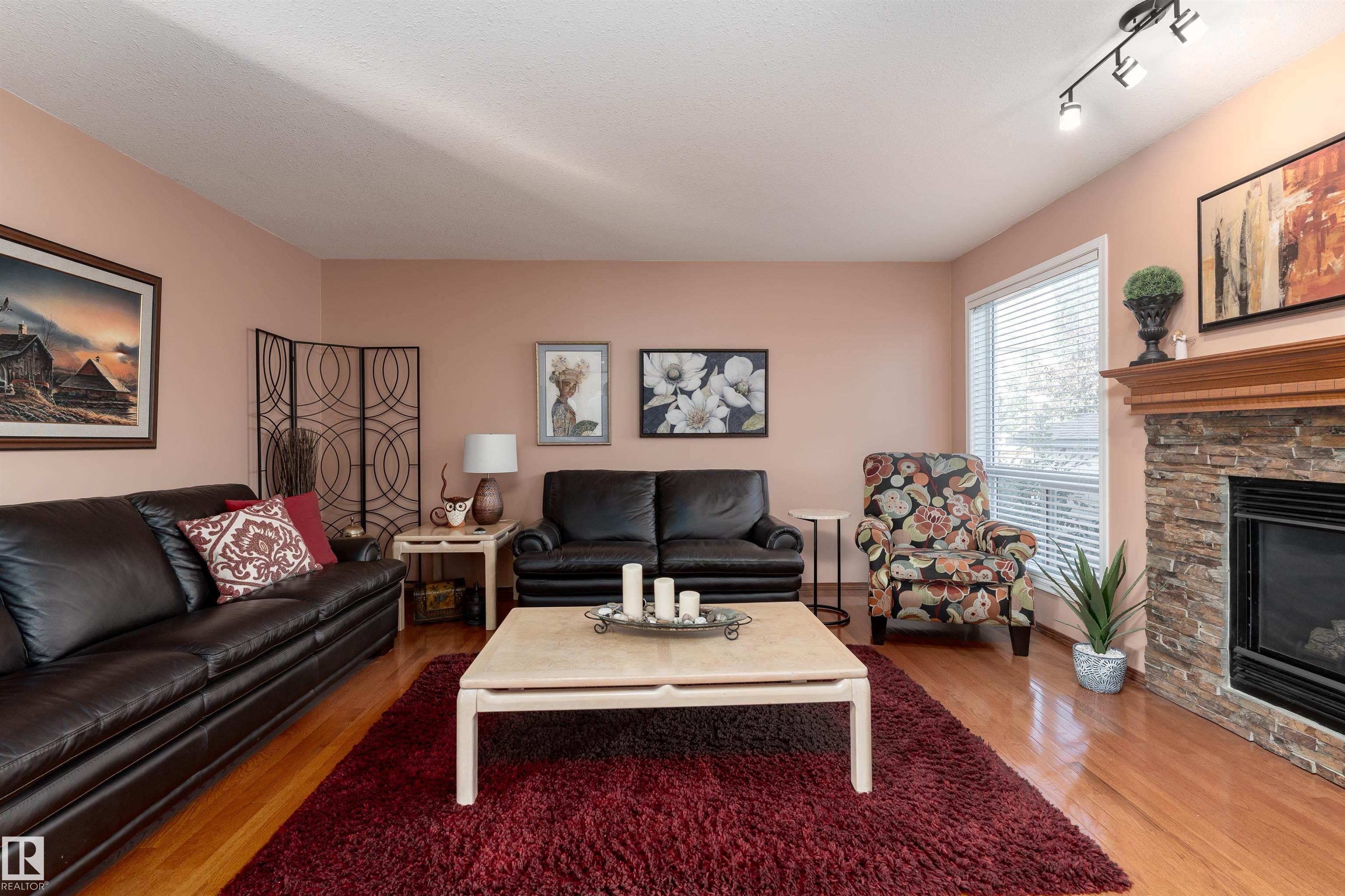 735 Balfour Cl Close NW, Edmonton, AB T5T 6H7
