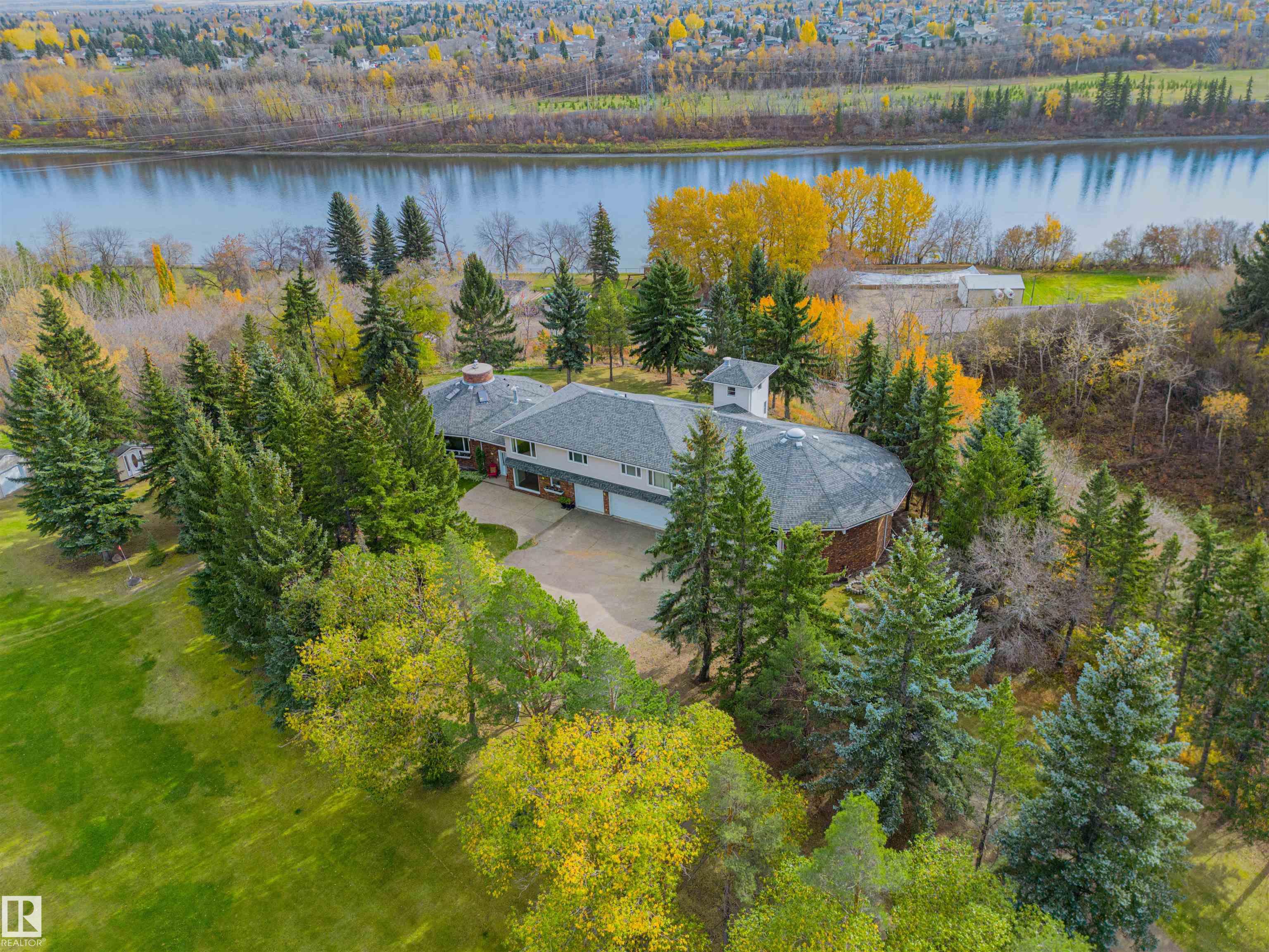 23022 Lamoureux Dr, Rural Sturgeon County, AB T8L 2T2